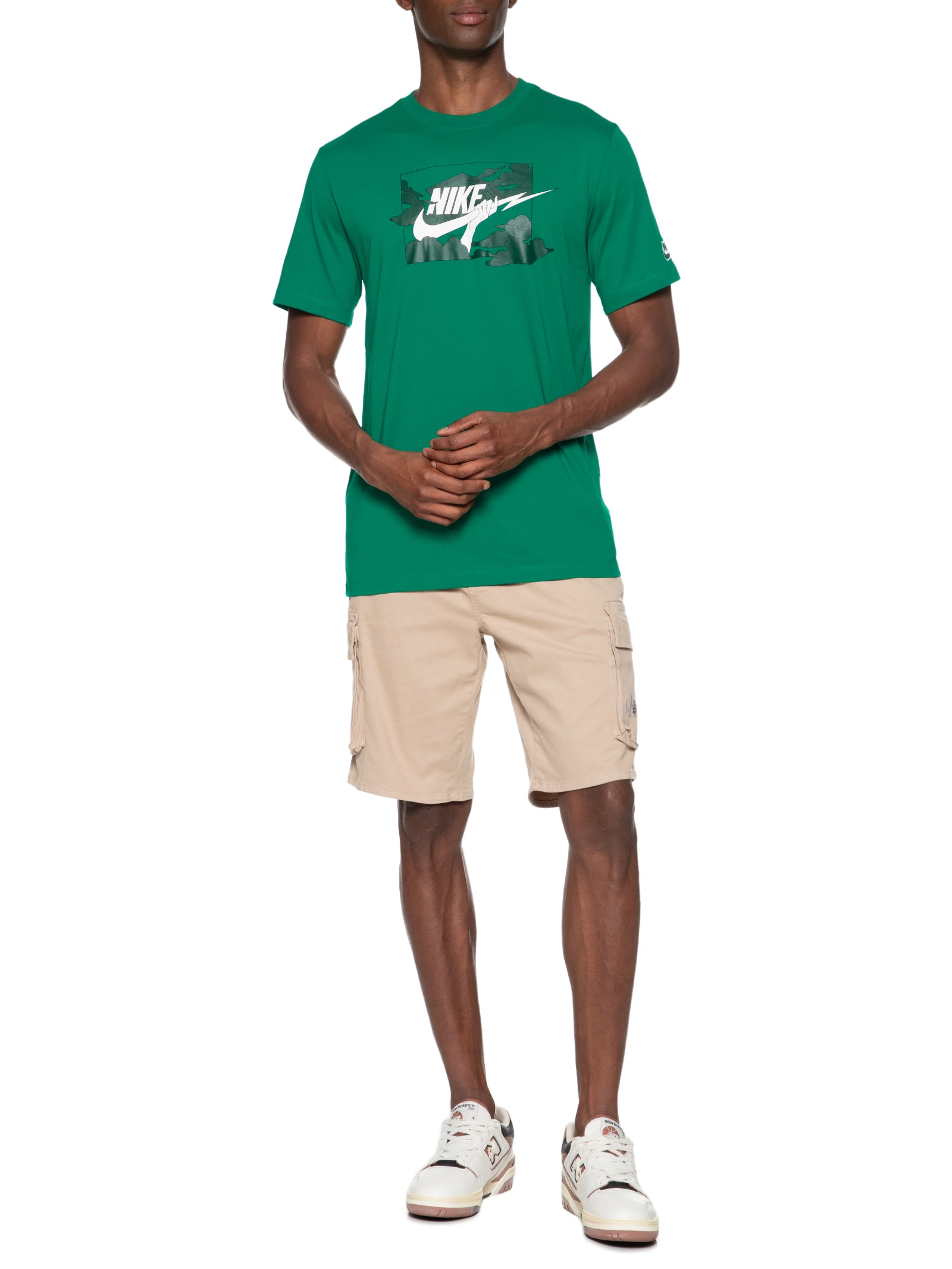 Nike - Camiseta Masculina Manga Curta Sportswear Essentials - Verde