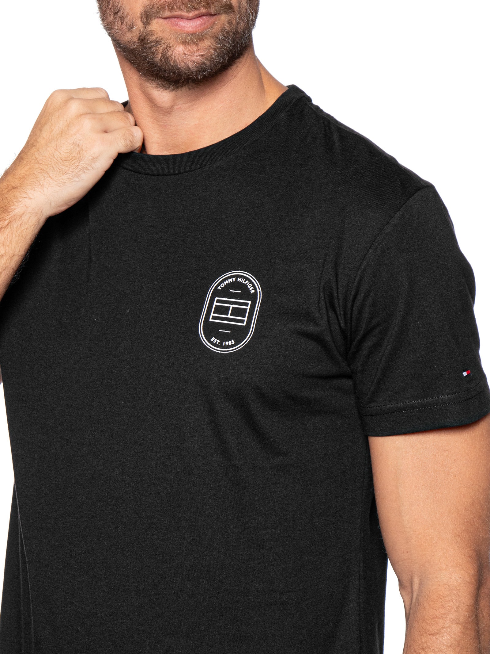 Camiseta Masculina Regular Fit Brand Love Emblema Preto Tommy Hilfiger