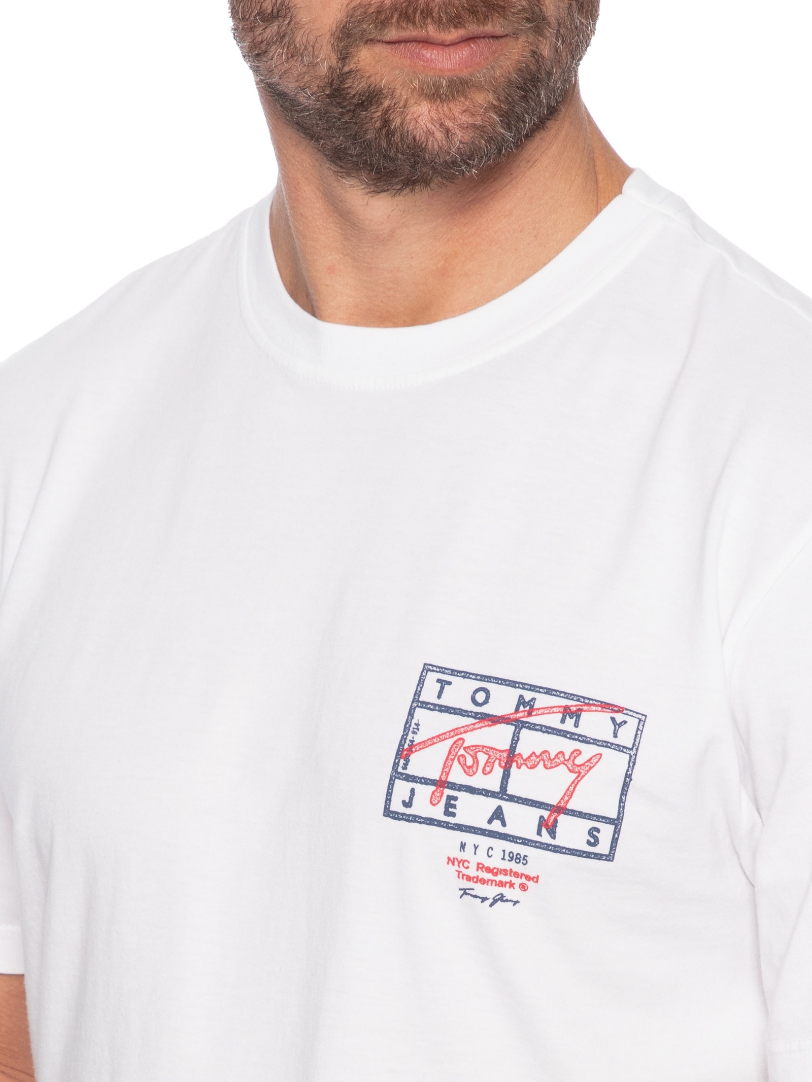 Camiseta Masculina Regular Fit Estampa Sign Spray – Branco Tommy Jeans