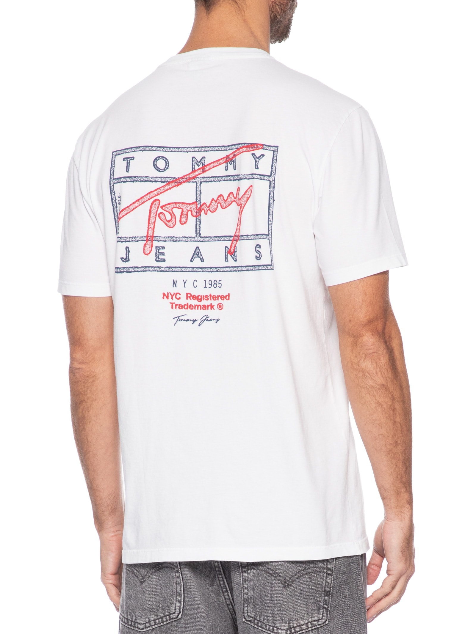 Camiseta Masculina Regular Fit Estampa Sign Spray – Branco Tommy Jeans