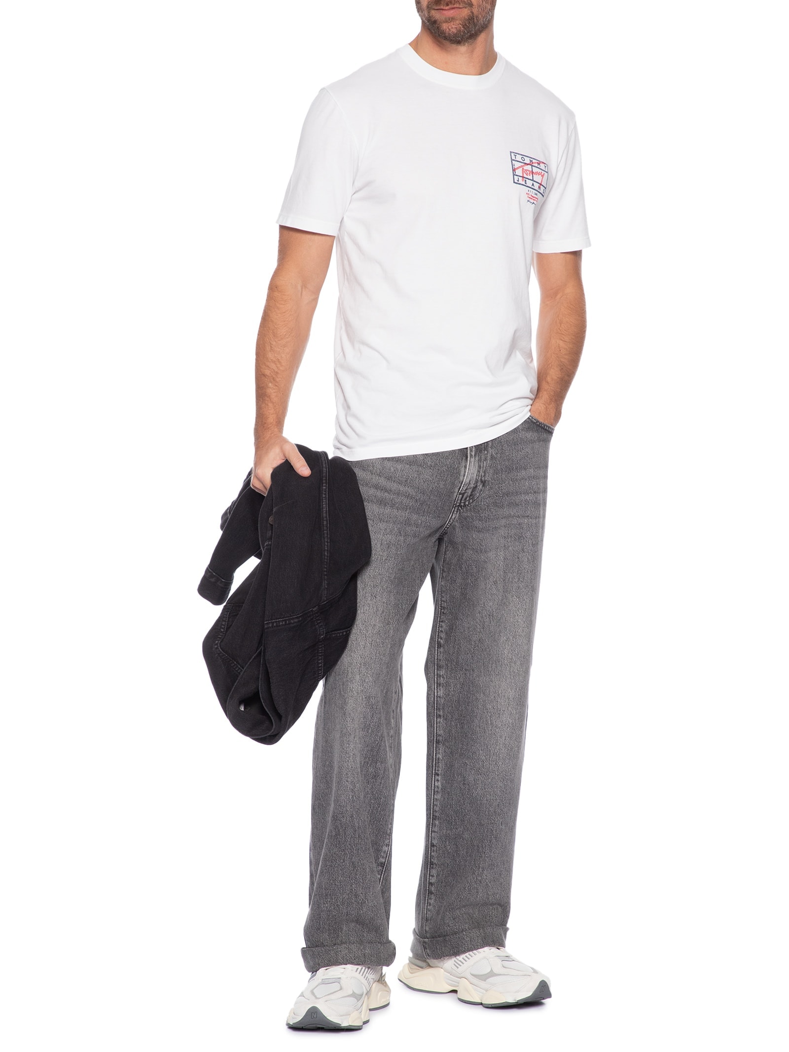 Camiseta Masculina Regular Fit Estampa Sign Spray – Branco Tommy Jeans