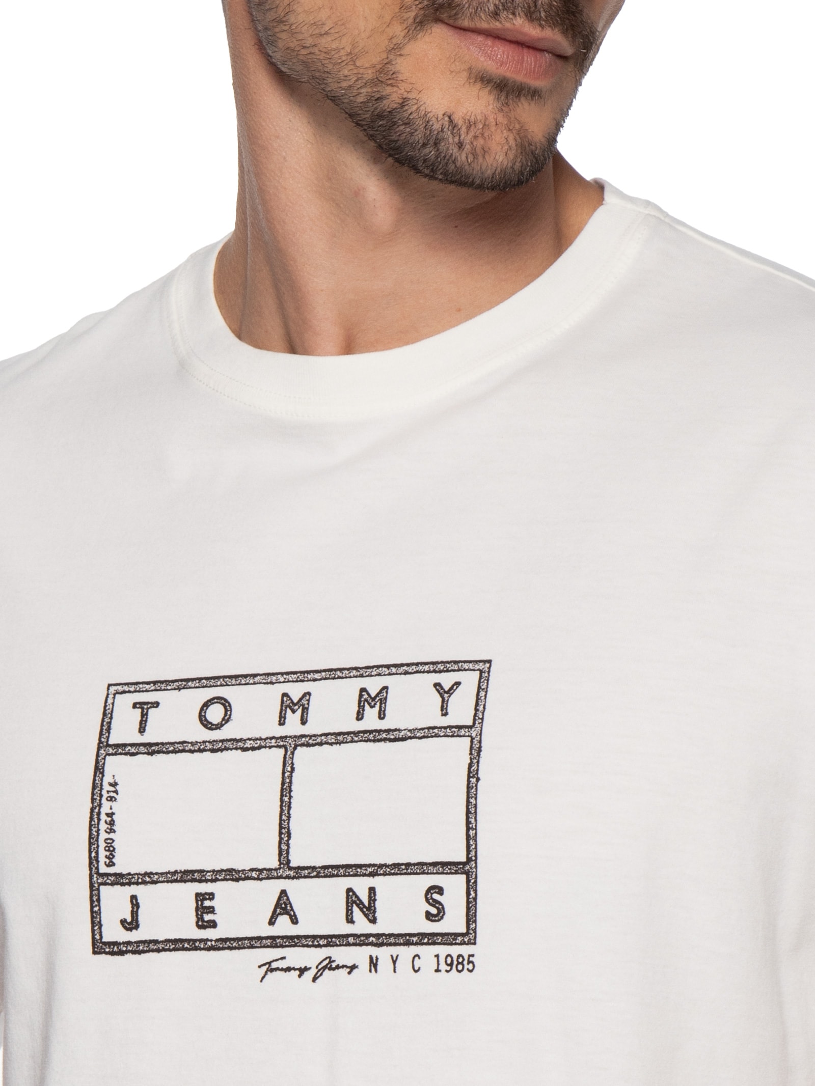 Camiseta Masculina Regular Fit Estampada Center Flag Branco Tommy Jeans