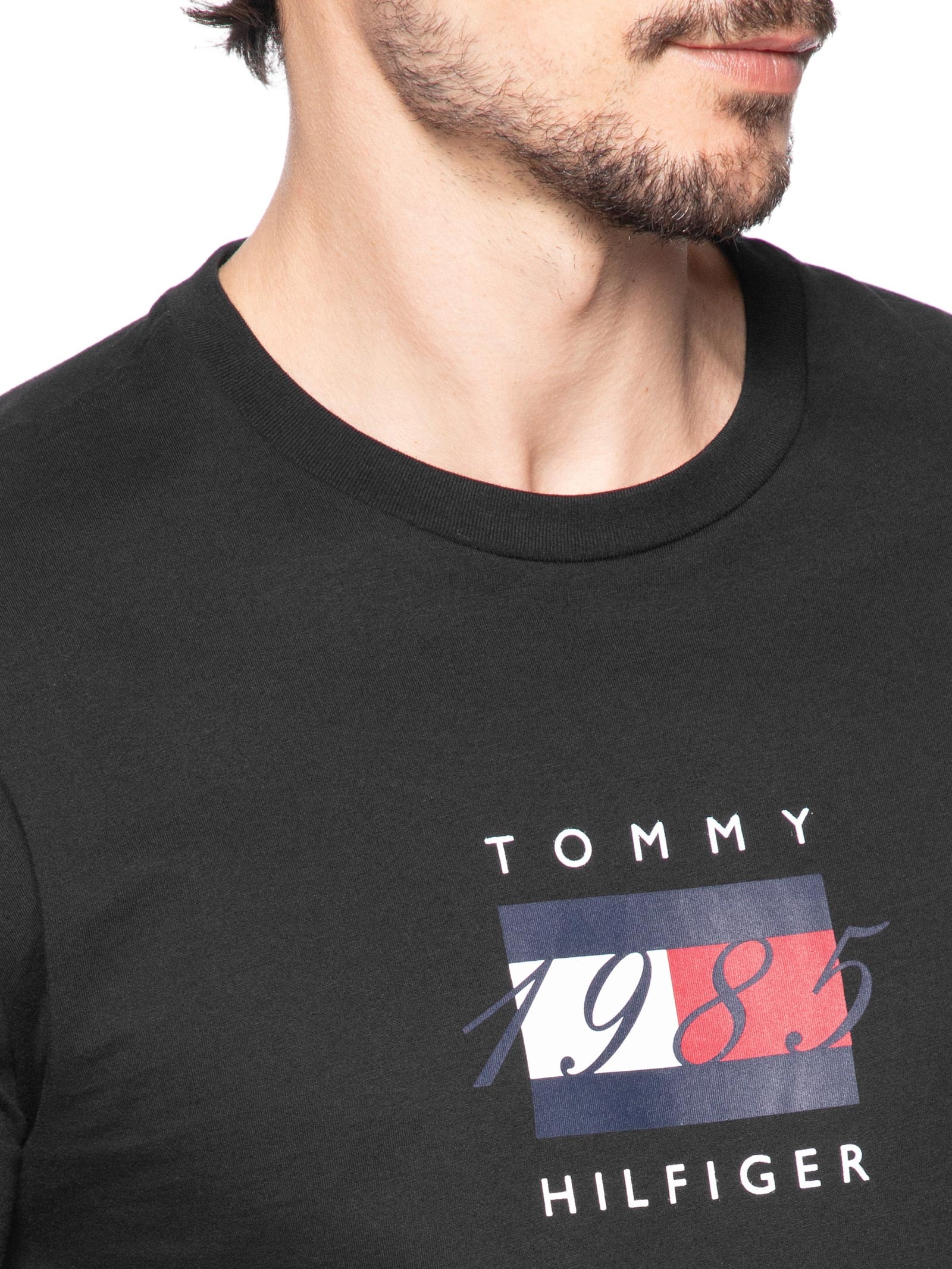 Camiseta Masculina Regular Fit Linear Flag Graphic Preto Tommy Hilfiger