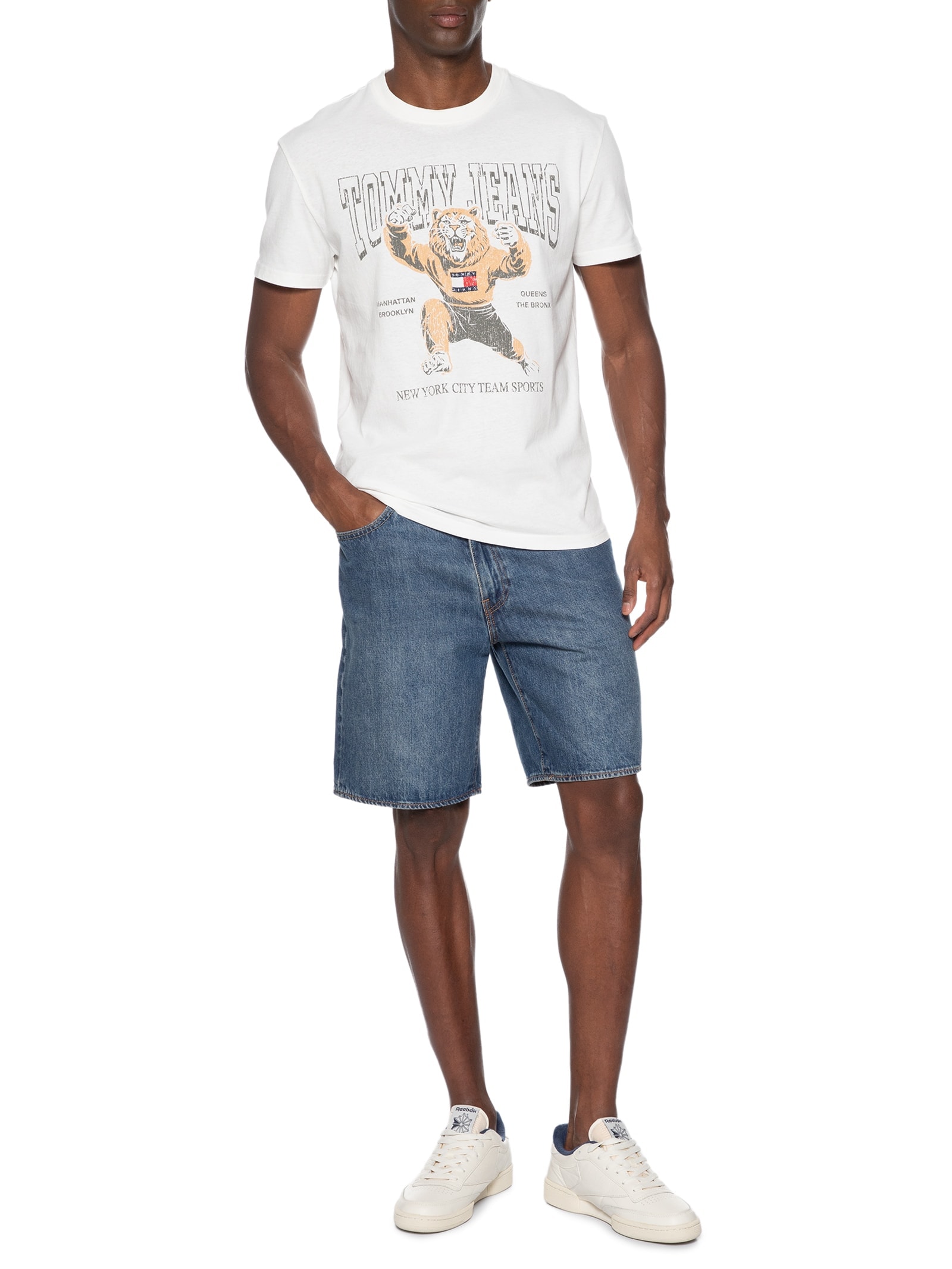 Camiseta Masculina Regular Fit Varsity Novelty Branco Tommy Jeans