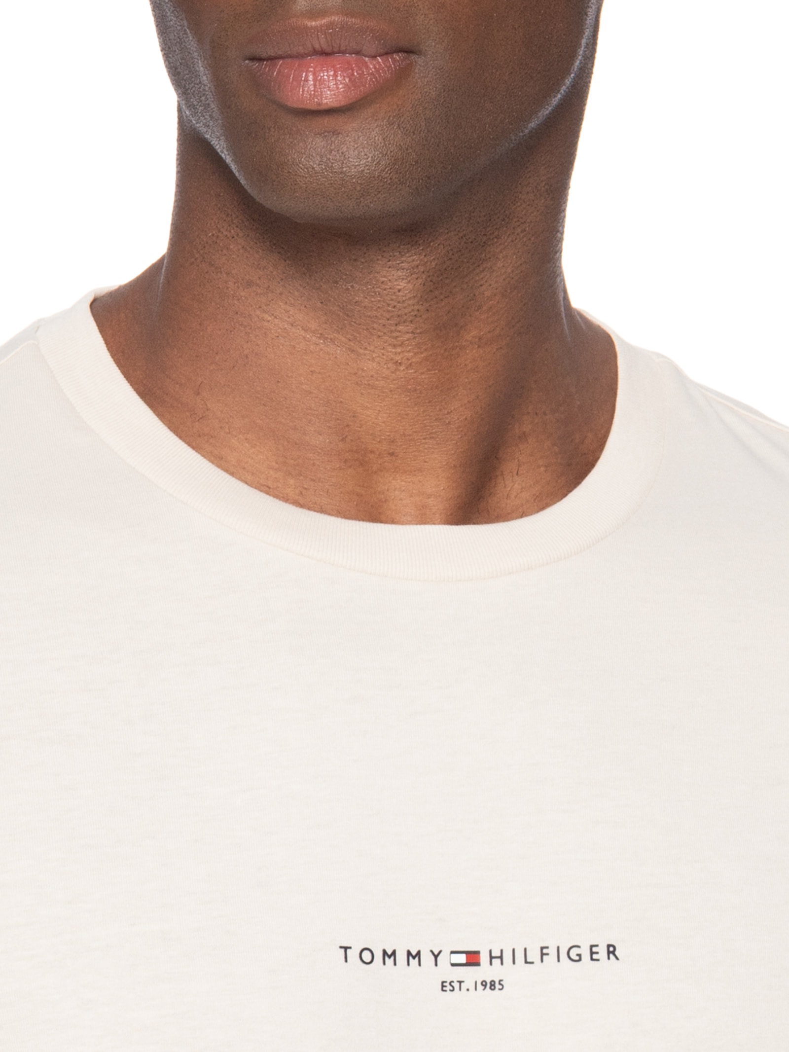 Camiseta Masculina Slim Fit Friso Nos Punhos Em Algodão Bege