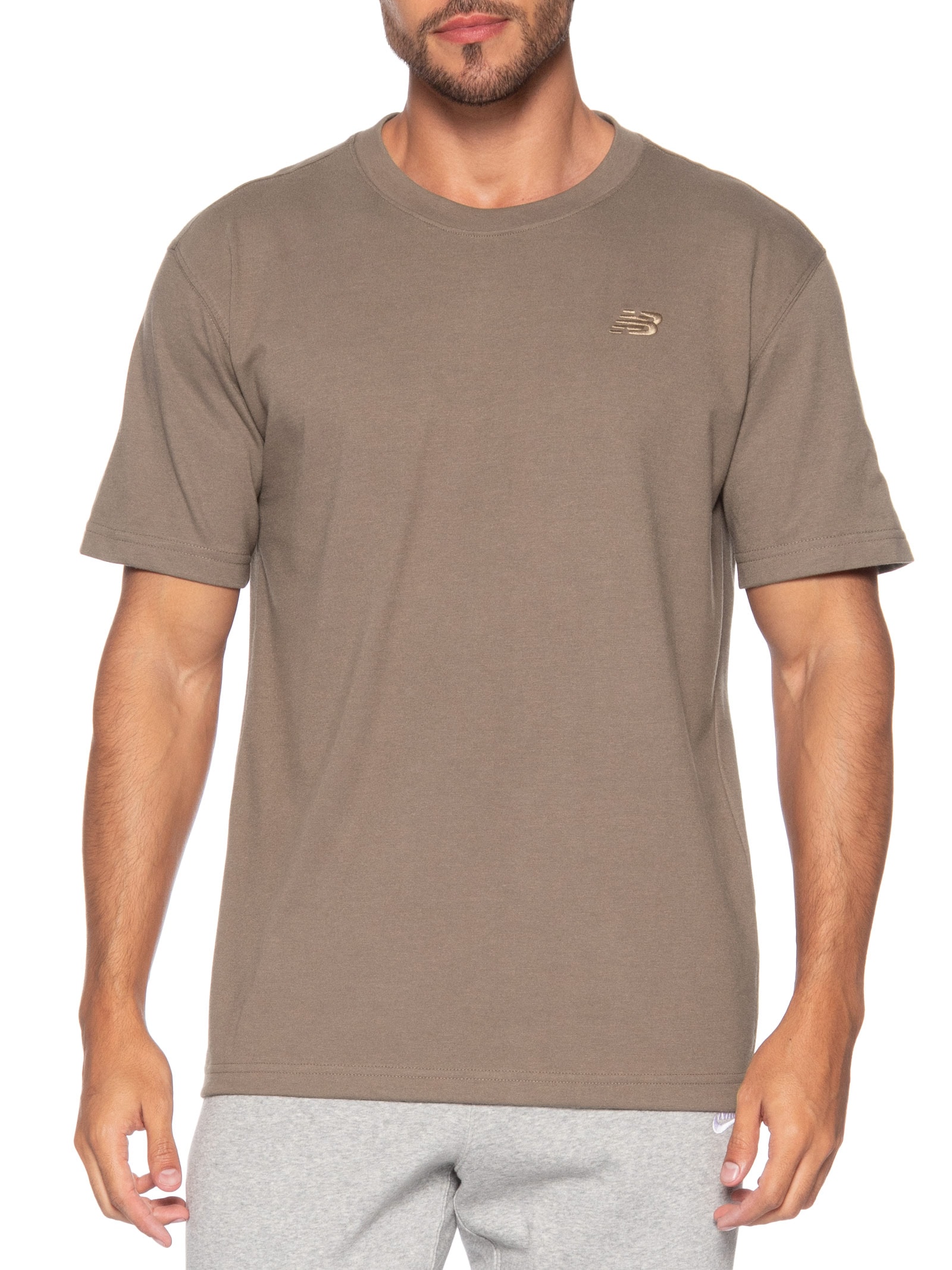 Camiseta Masculina Small Logo – Marrom New Balance