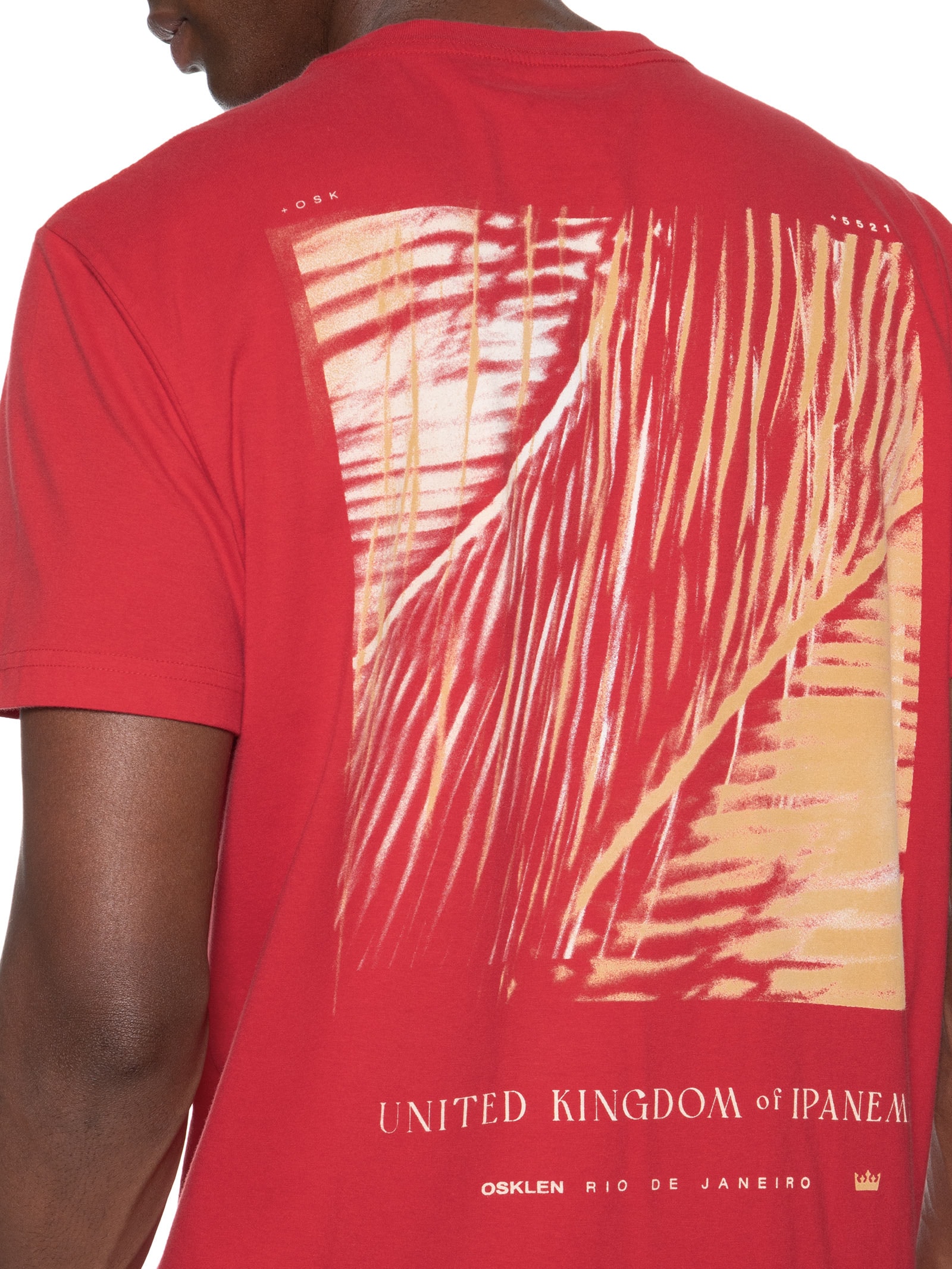 Camiseta Masculina Vintage UKI Poster Manga Curta Vermelho Osklen