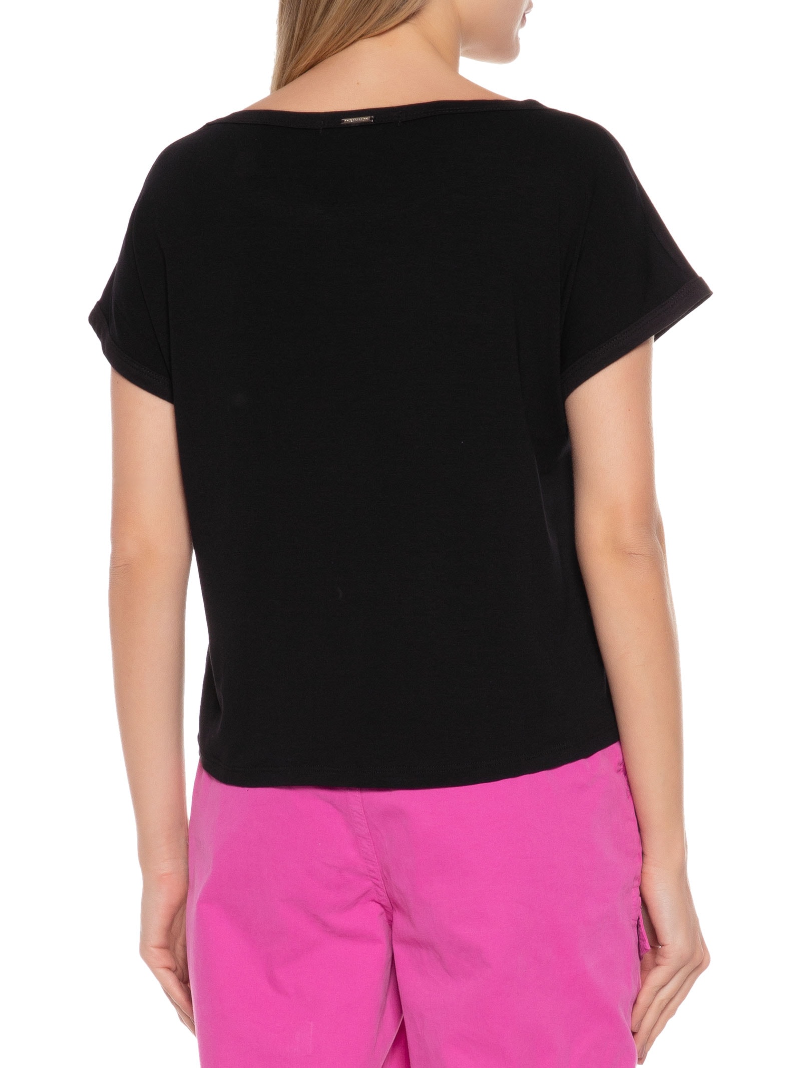 Camiseta Ombro Descolado Silk Frontal Preto Lança Perfume