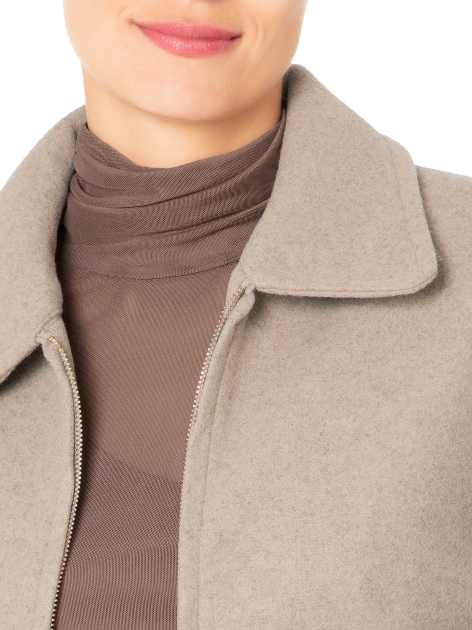 Casaco Feminino Com Gola Polo Bege Market 33