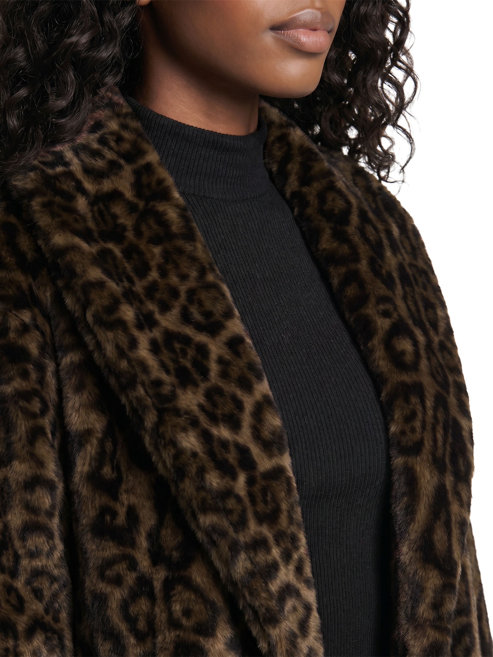 Casaco Feminino Oversized De Pelo Animal Print Lança Perfume
