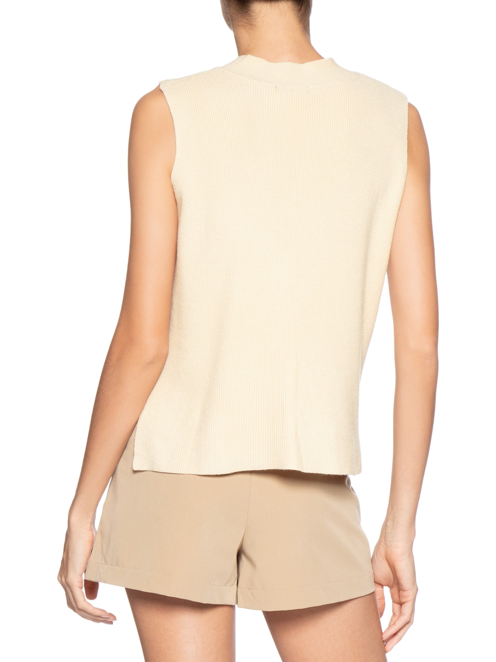 Colete Feminino em Tricot Gola V Bege Basiq