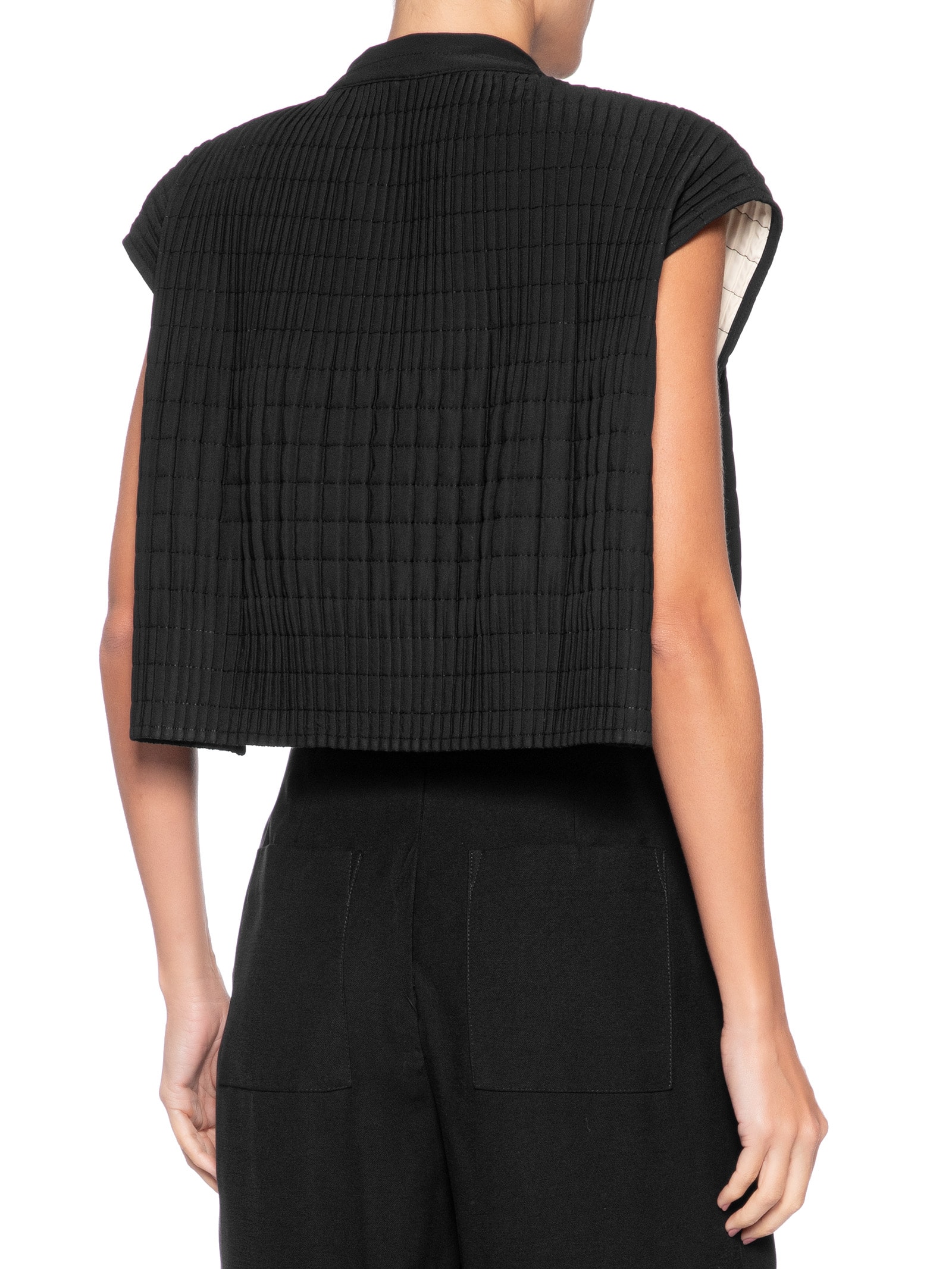 Colete Feminino Plissê Matelassê Curto – Preto Osklen