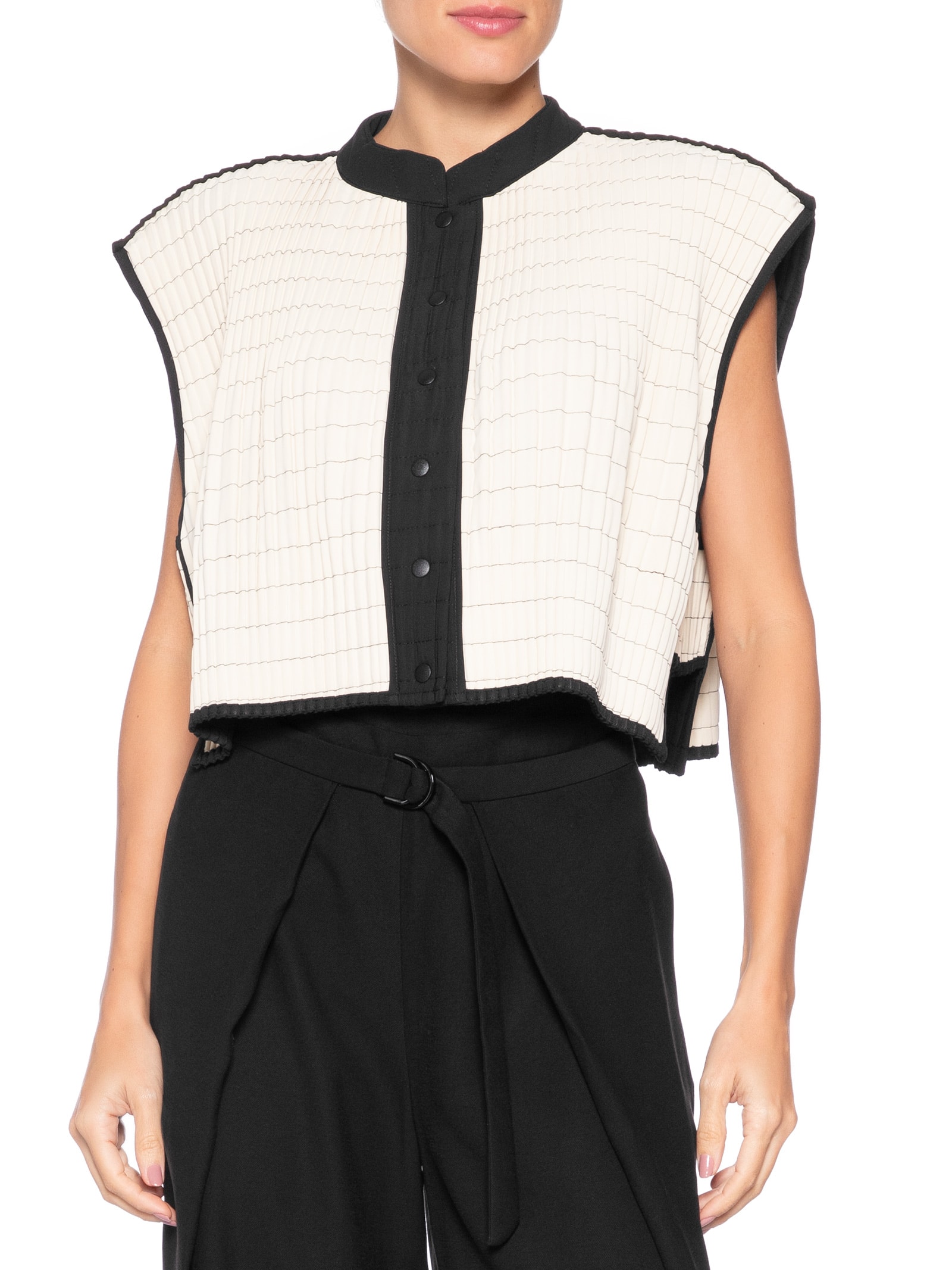 Colete Feminino Plissê Matelassê Curto – Preto Osklen