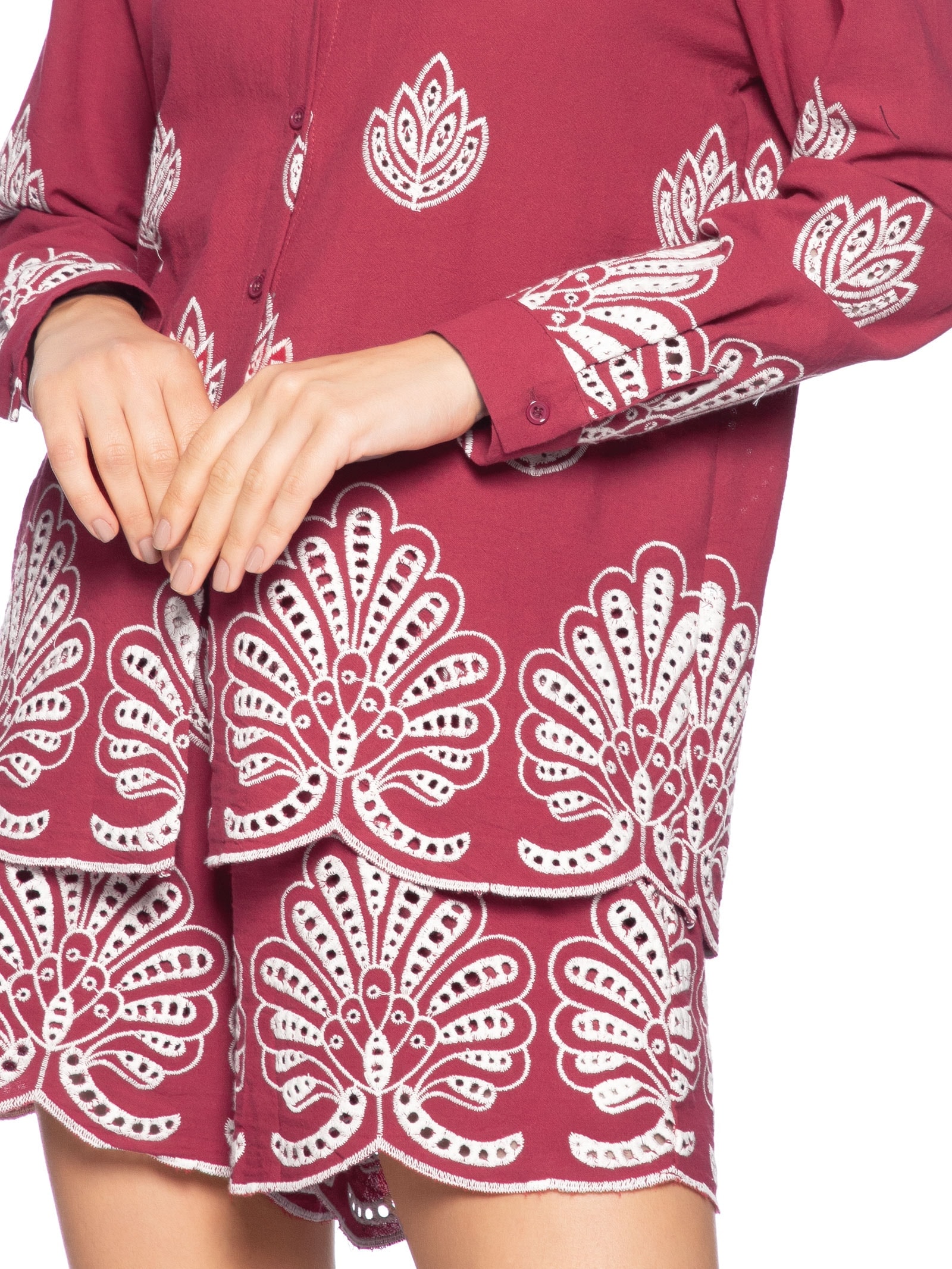 Conjunto Feminino Com Bordado Vermelho Market 33