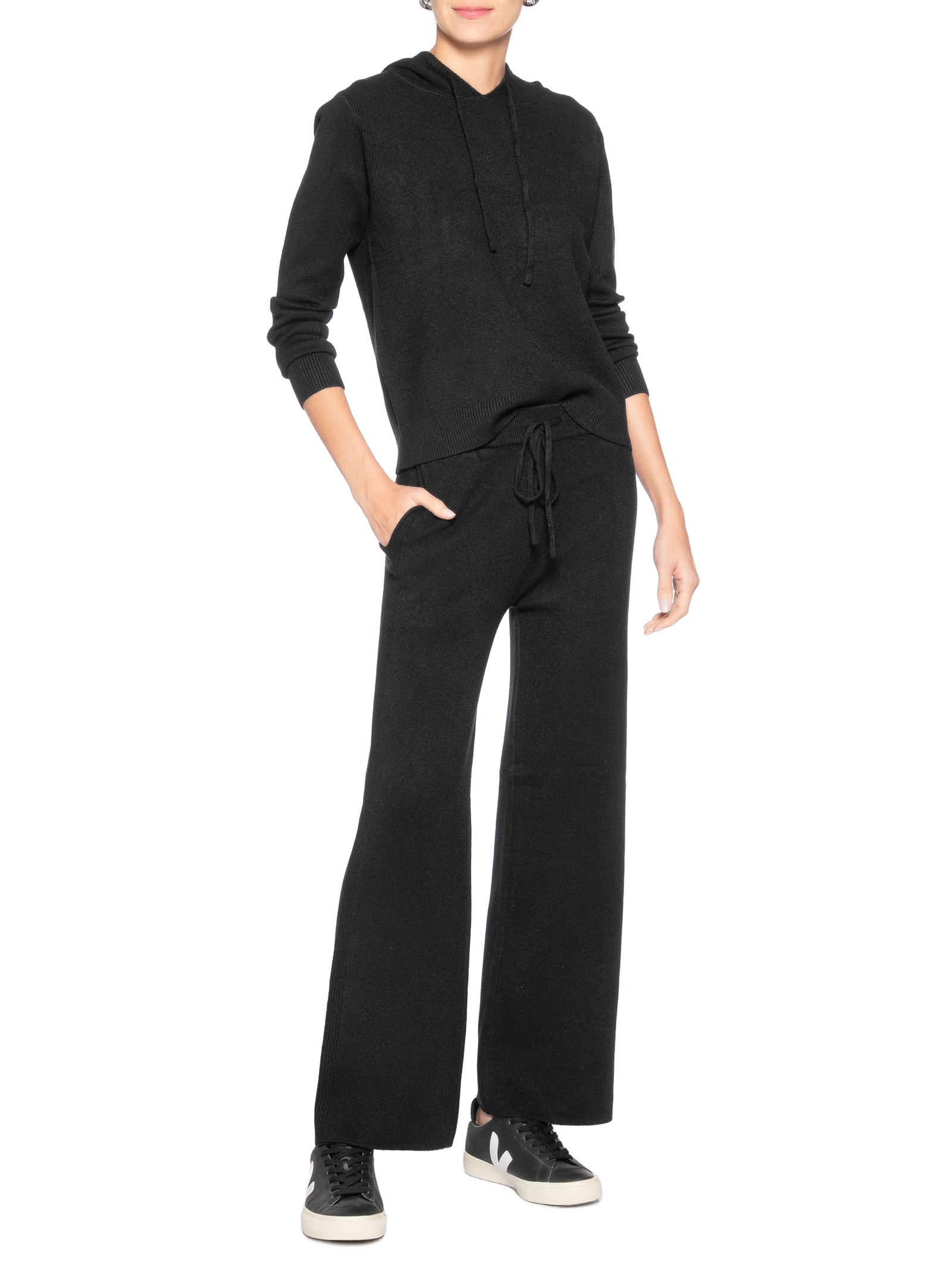 Conjunto Feminino Em Tricot Com Capuz Preto Basiq