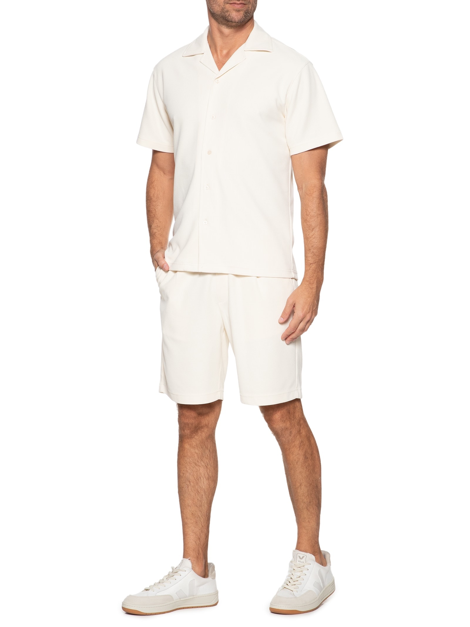 Conjunto Masculino Básico Camisa Manga Curta e Short Off White Basiq Men