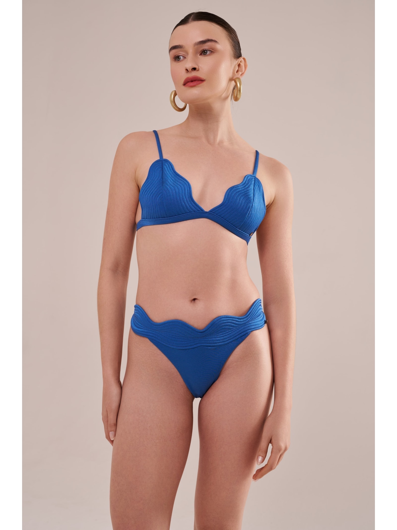 Conjunto Top Triângulo E Calcinha Midi Em Matelassê Orla Azul Suntime