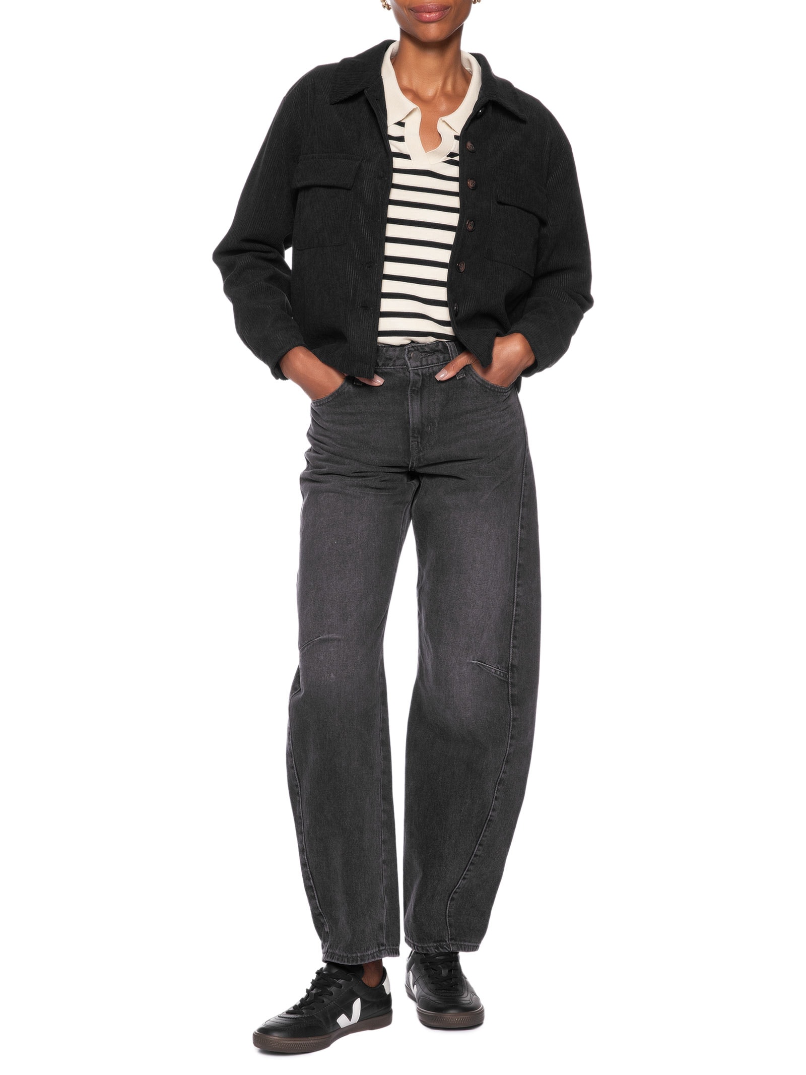 Jaqueta Feminina Com Bolso Preto Basiq