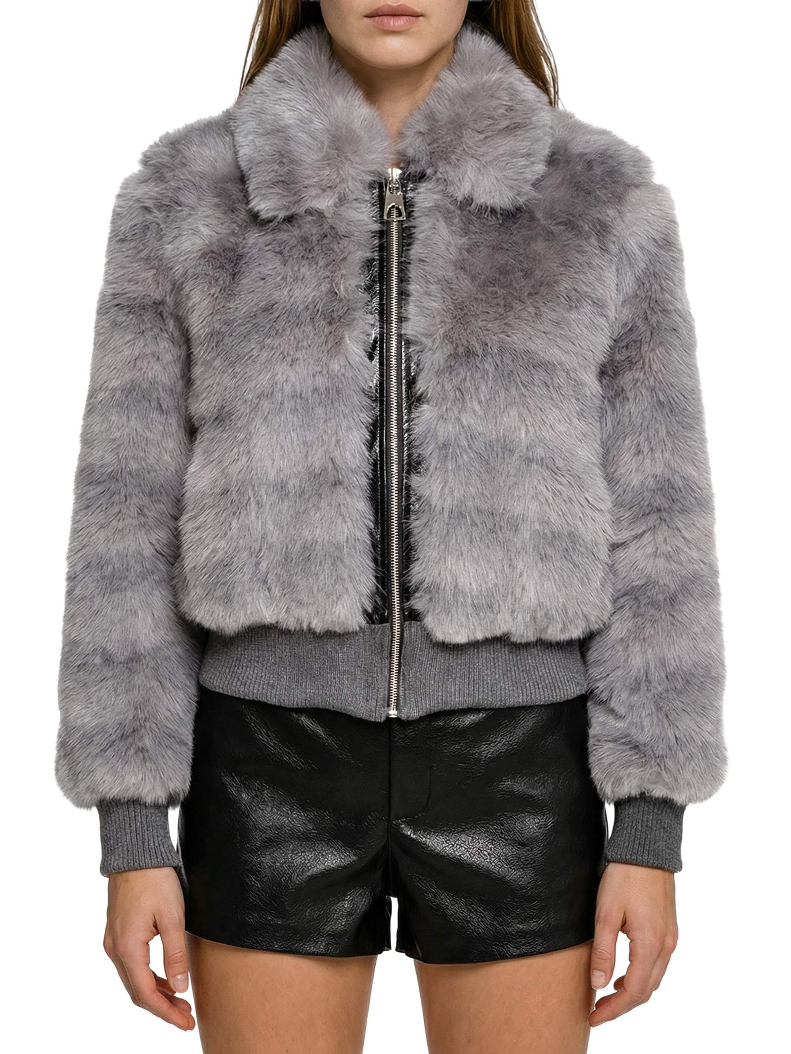 Jaqueta Feminina De Pelo Com Gola Cinza Lança Perfume