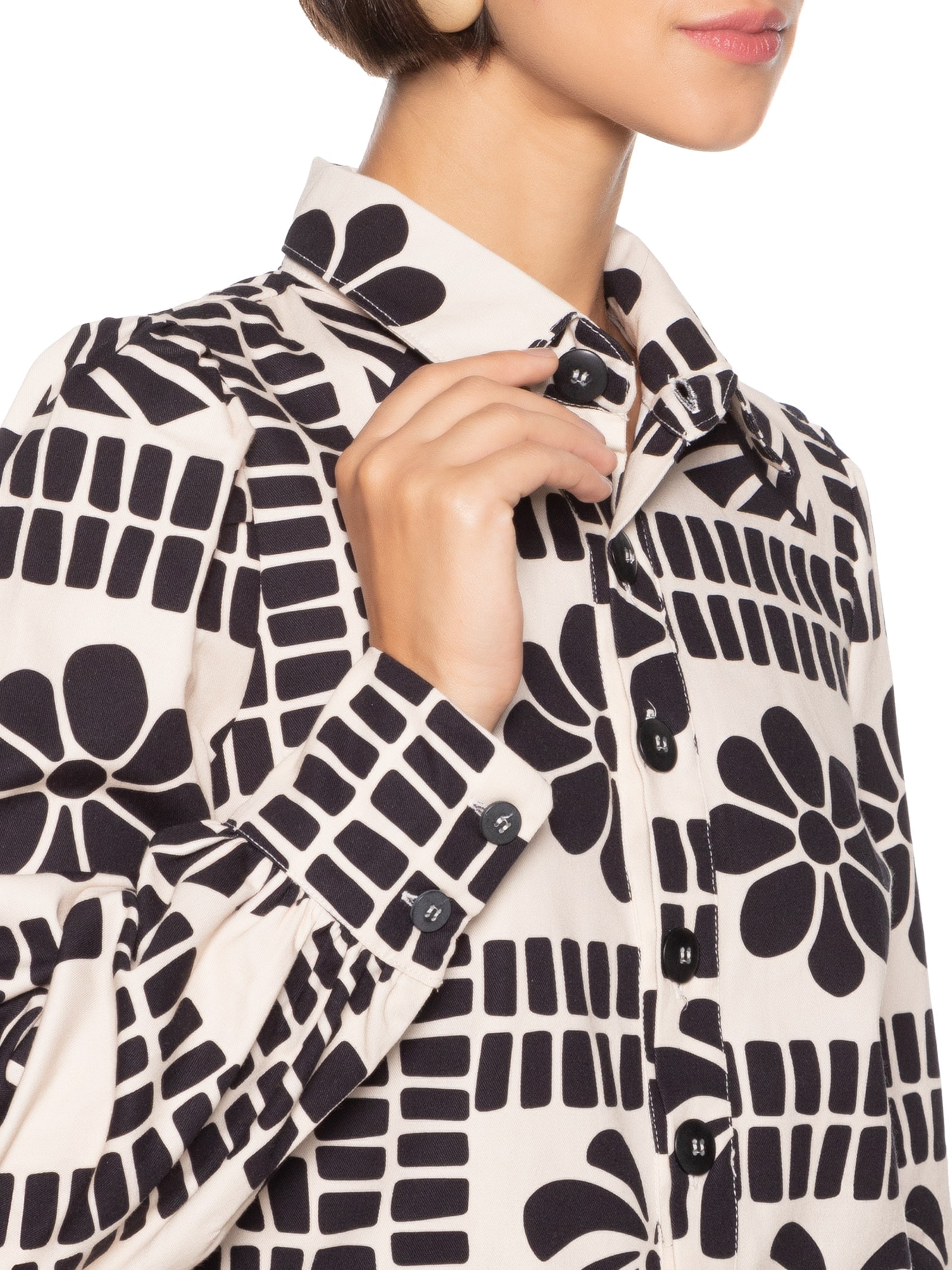 Jaqueta Feminina Detalhe Manga Franzida Off White Cacay