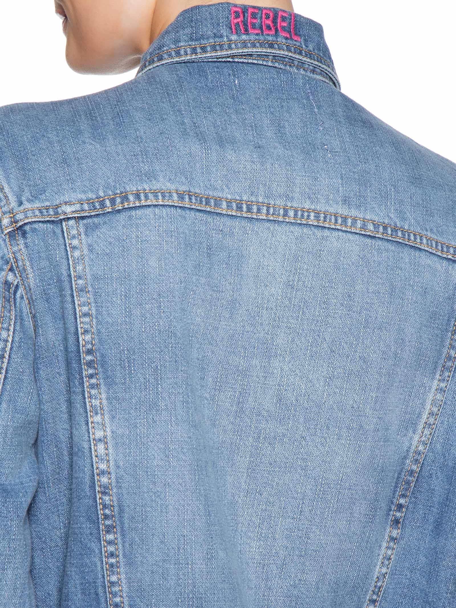 Jaqueta Feminina Jeans Gola Bordada Azul Maria Filó