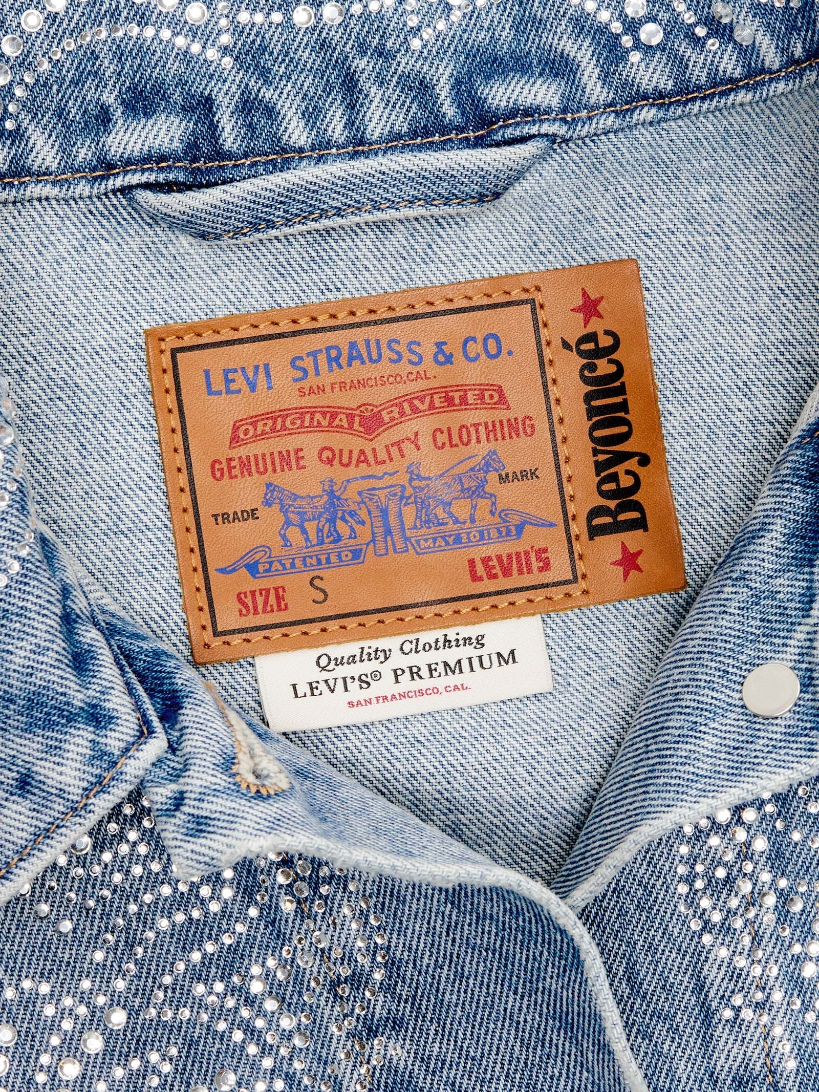 Jaqueta Feminina Jeans Shrunken 90S No Pleat Trucker Beyonce Azul Levi's + Beyoncé