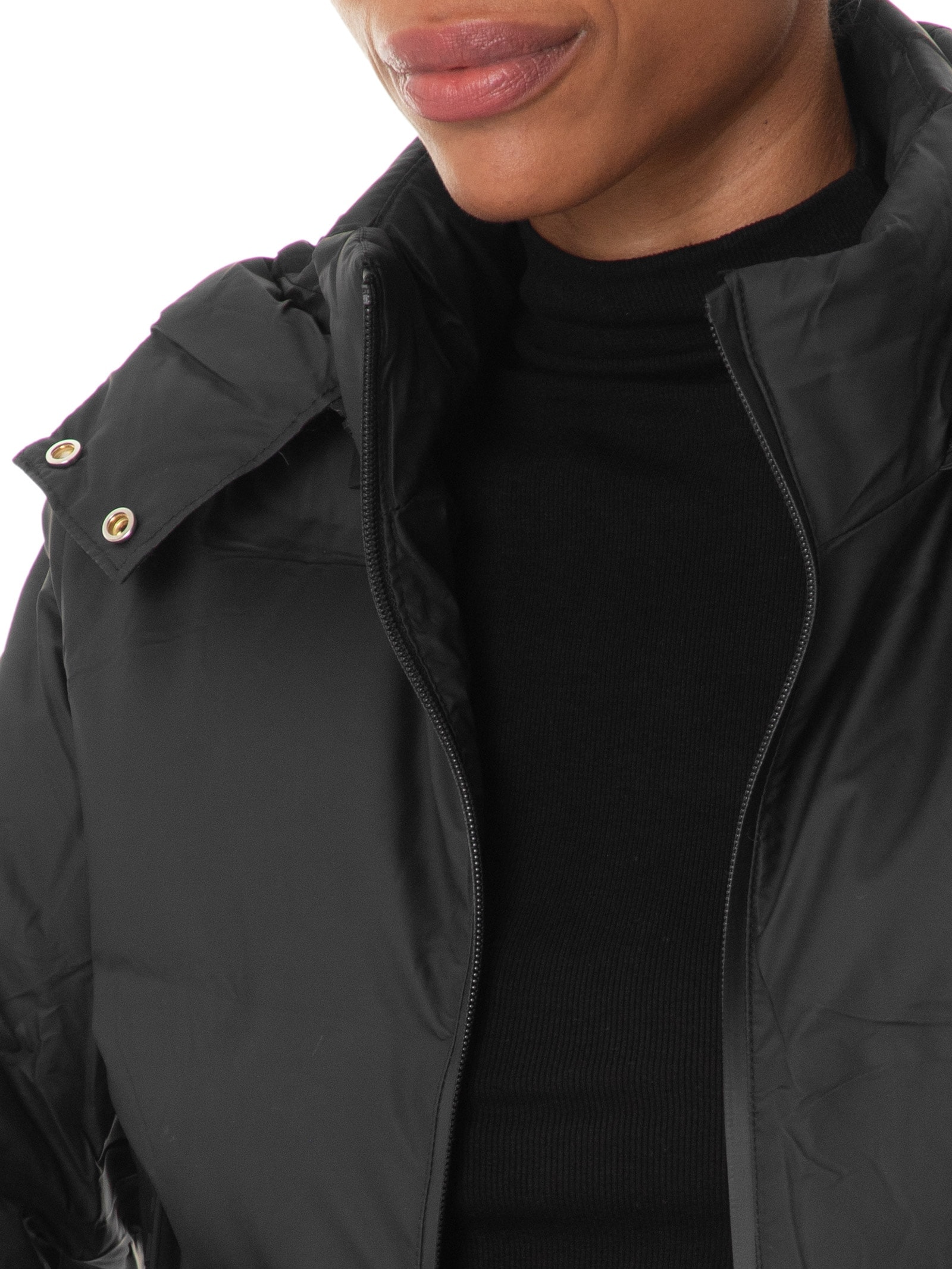 Jaqueta Feminina Puffer Com Capuz E Bolsos Preto Basiq