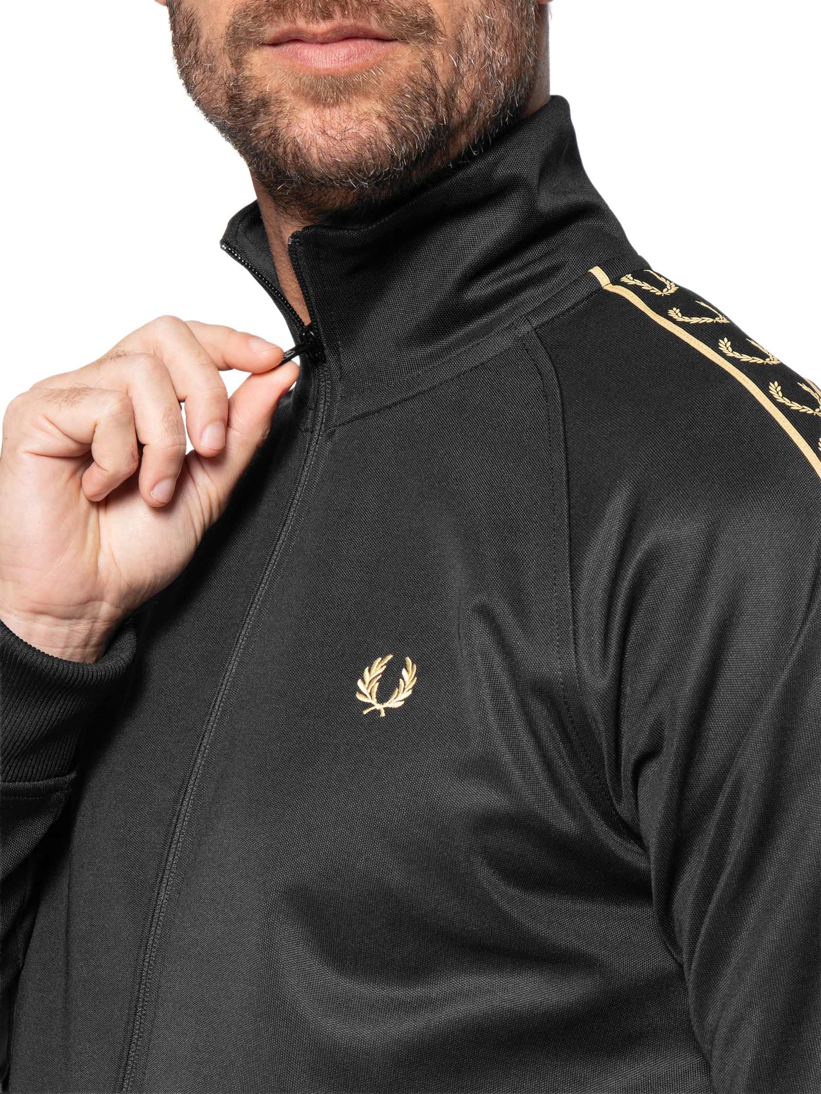 Jaqueta Masculina Esportiva Detalhe Faixa Dupla Preto Fred Perry