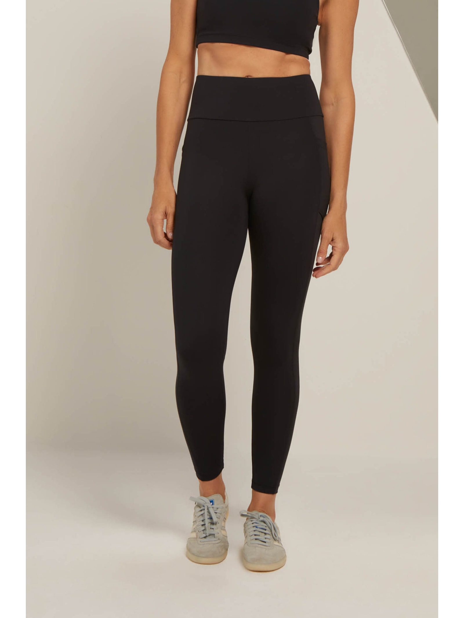 Legging Fitness Preta Bolso Soft Skin Bali Yogini