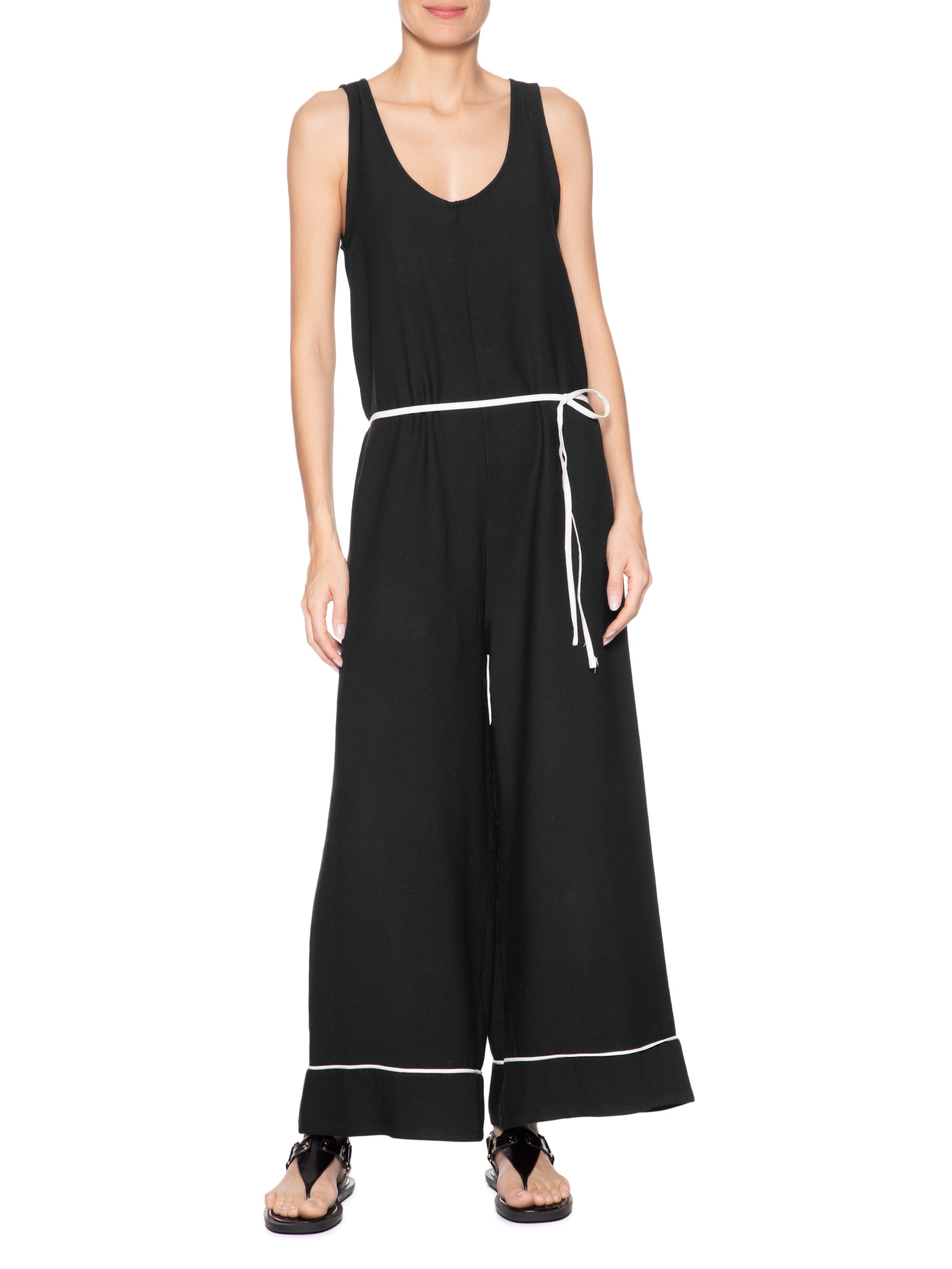 Macacão Feminino Básico Texturizado Preto Basiq