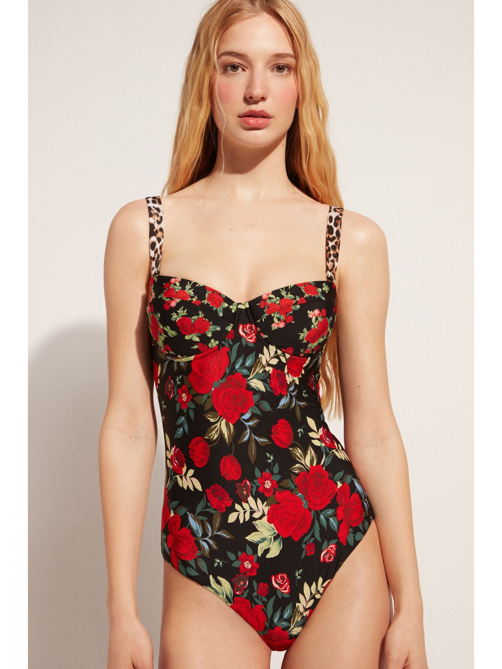 Maiô Dupla Face Almofadado Nizza Preto Calzedonia