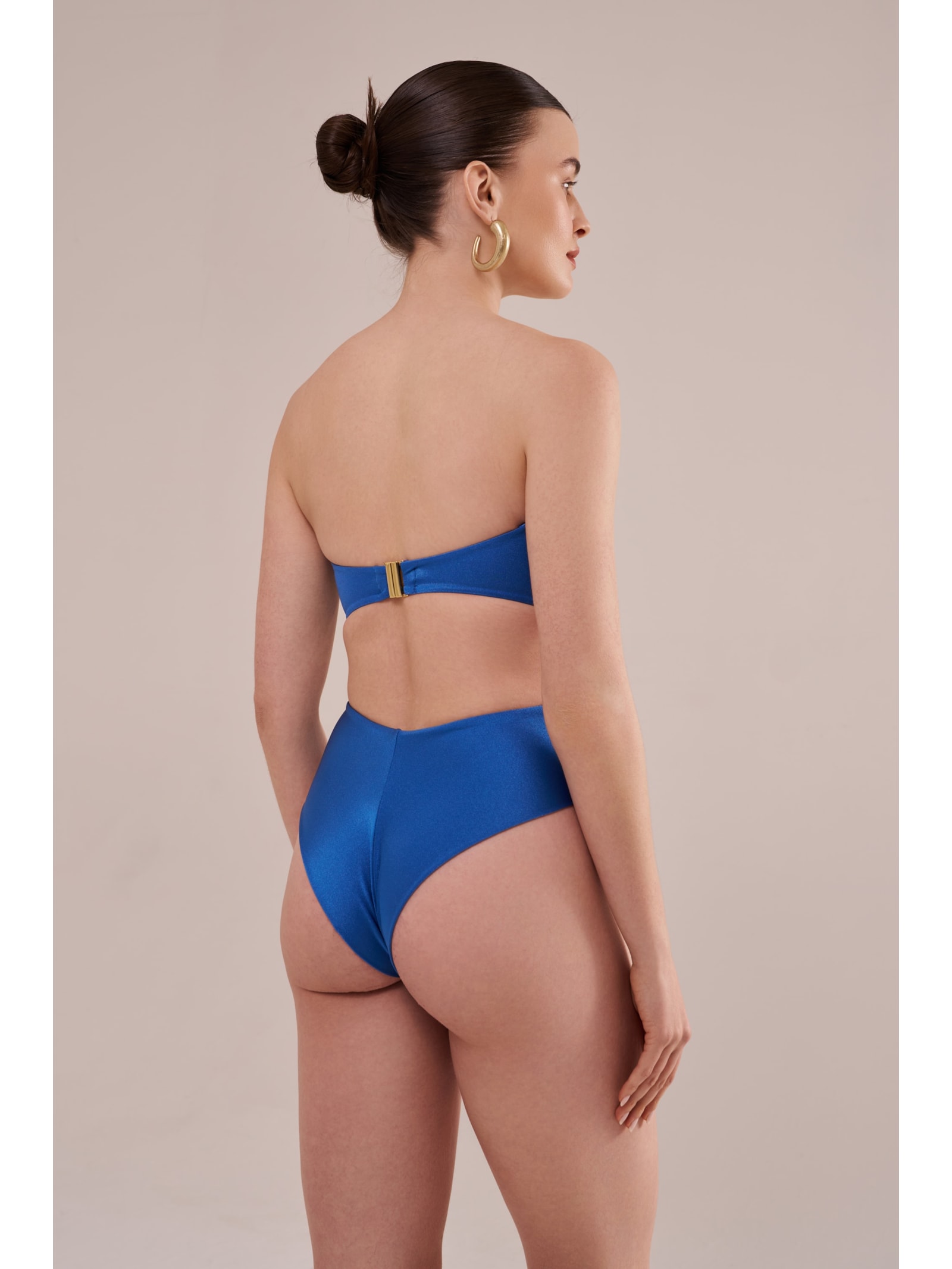 maiô strapless matelassê orla azul Suntime