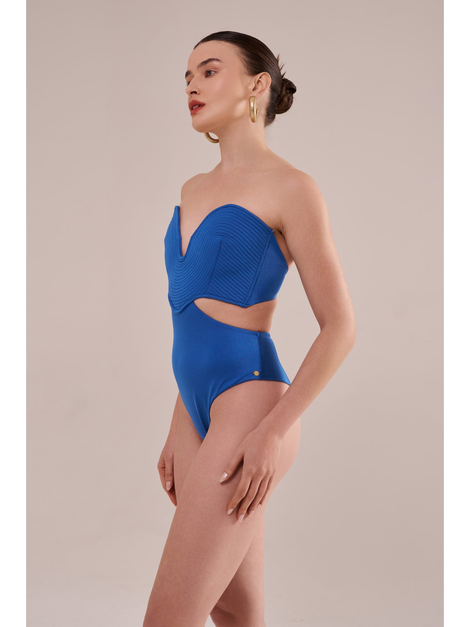 maiô strapless matelassê orla azul Suntime