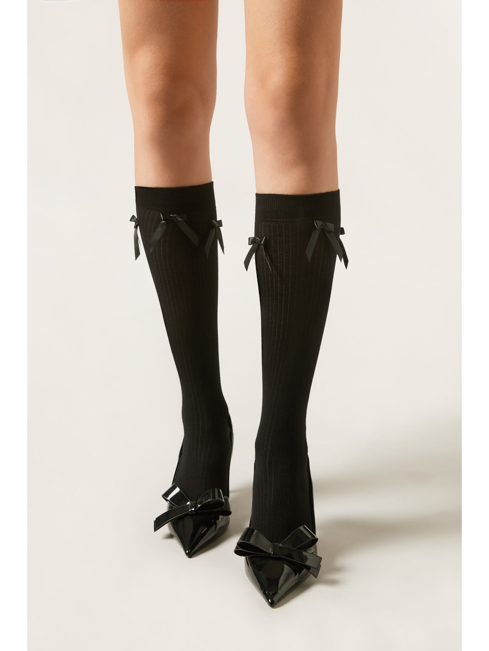 Meia Alta Com Laços Em Algodão Canelado Preto Calzedonia
