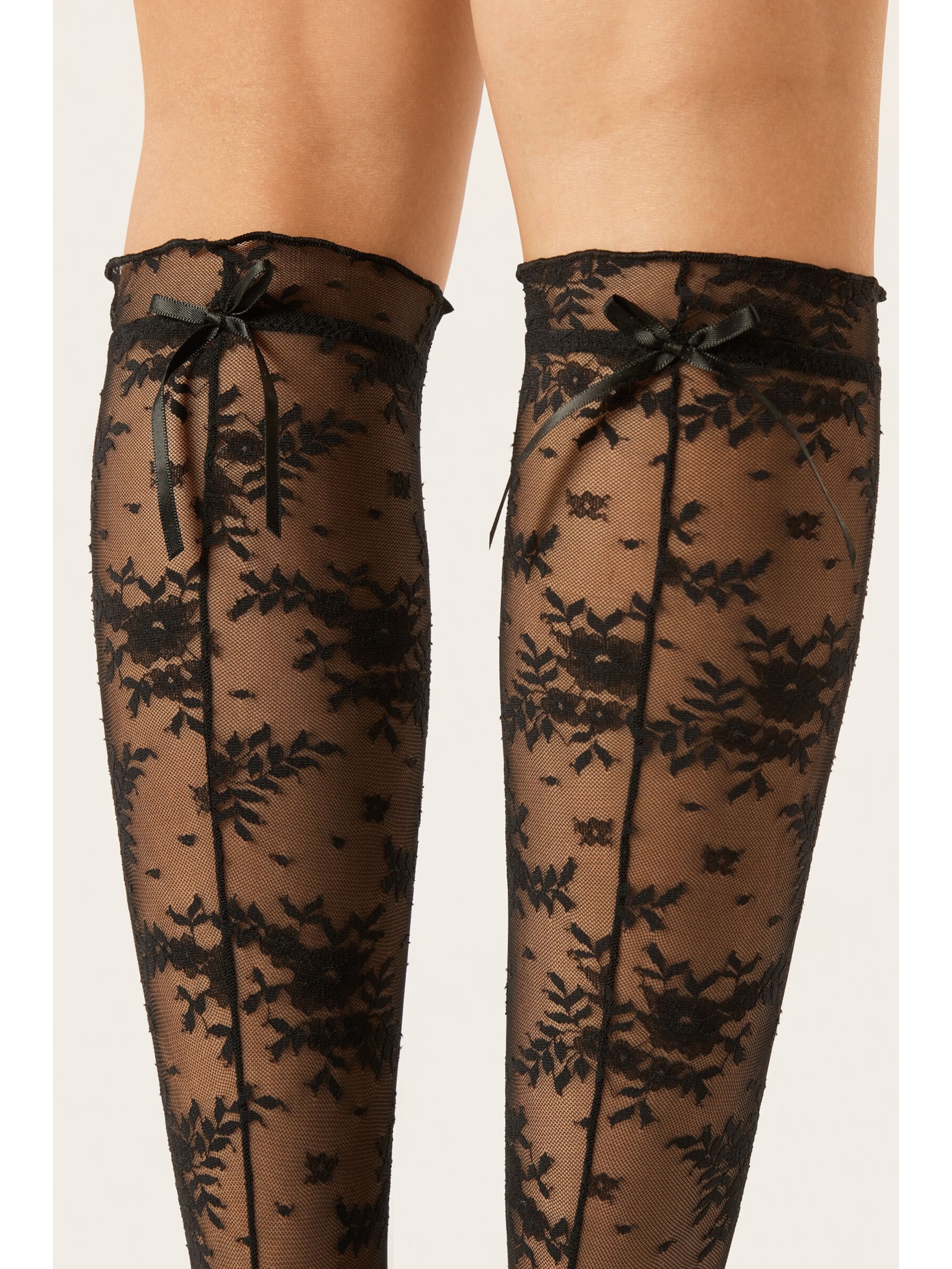 Meia Alta Em Renda Com Padrão Floral Preto Calzedonia