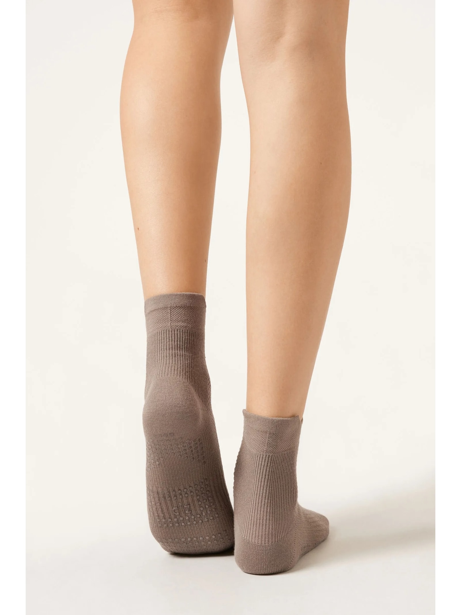 Meia Curta Antiderrapante Para Pilates Marrom Calzedonia