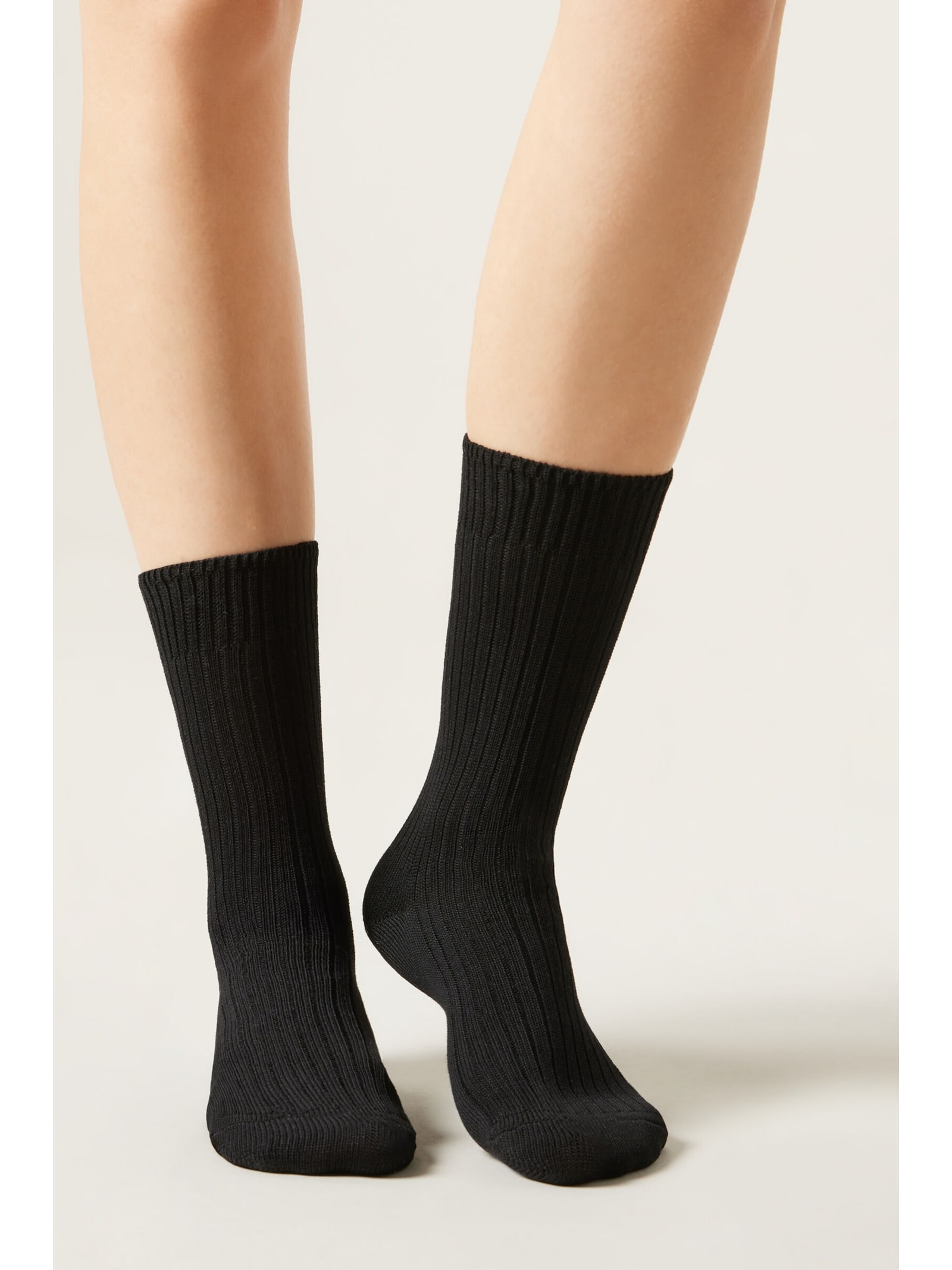 Meia Curta Canelada Em Algodão Preto Calzedonia