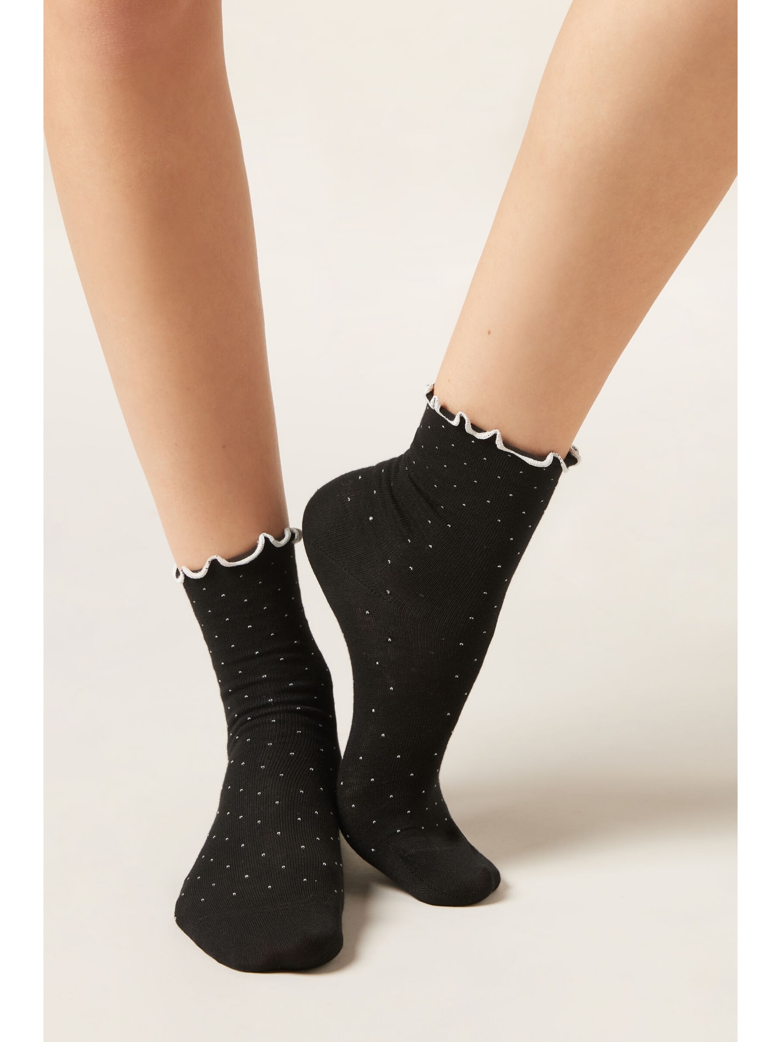 Meia Curta Com Poás Em  Algodão Preto Calzedonia