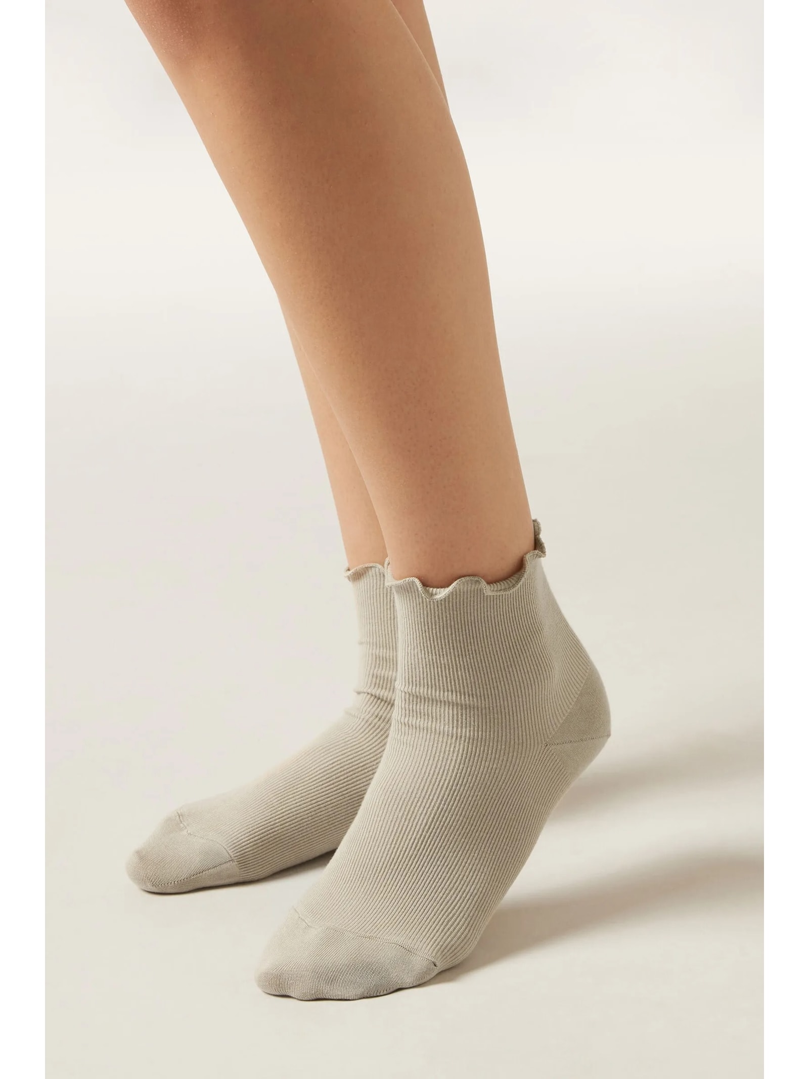 Meia Curta Em Algodão Canelado Bege Calzedonia