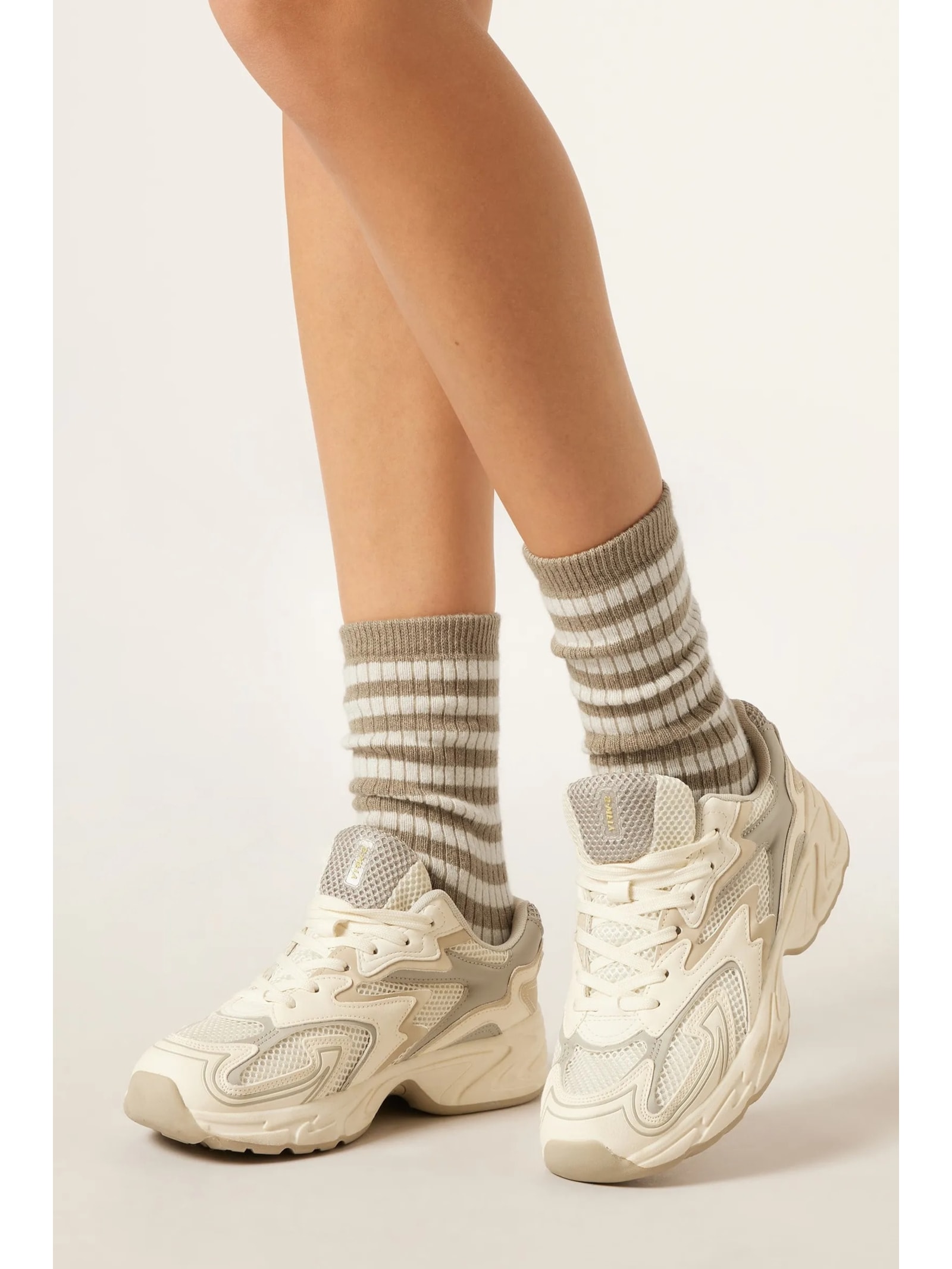 Meia Curta Listrada Com Cashmere Bege Calzedonia