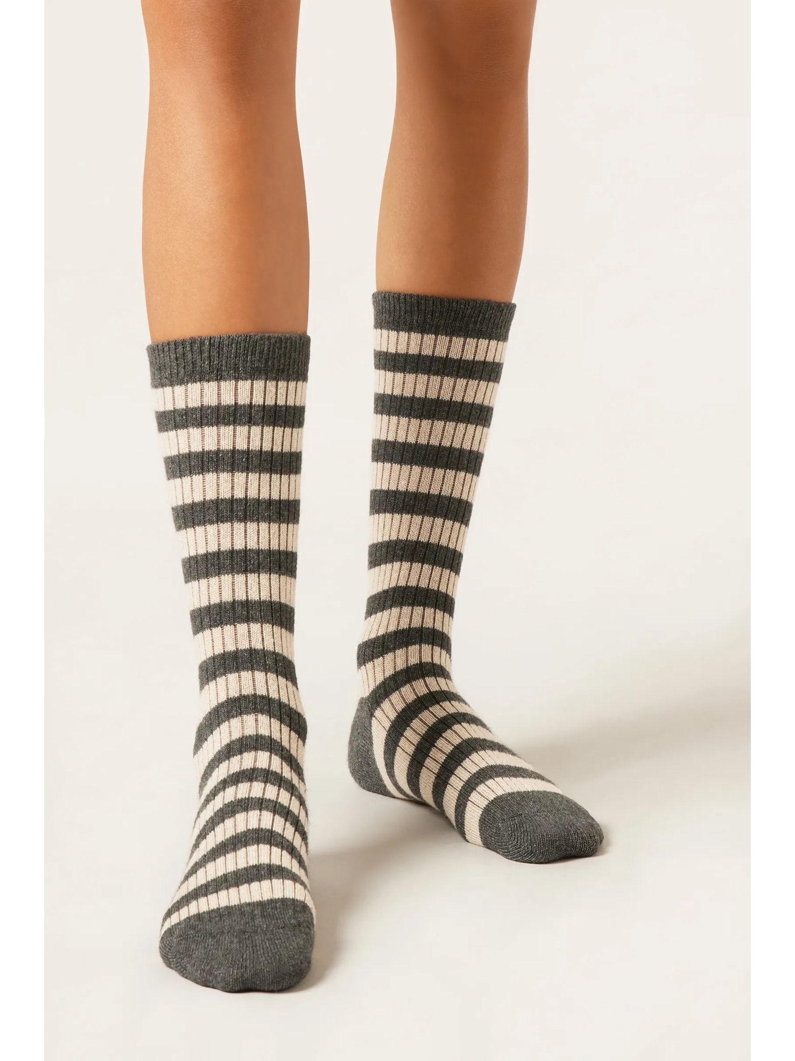 Meia Curta Listrada Com Cashmere Cinza Calzedonia