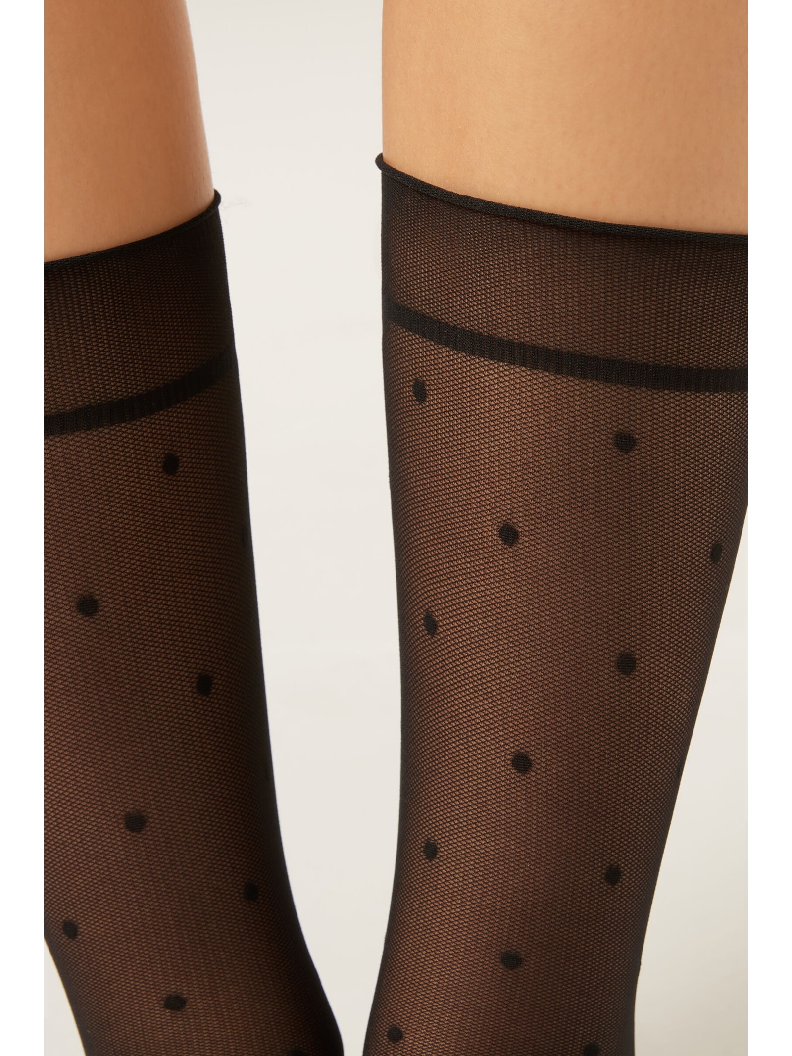 Meia Curta Transparente Com Poás Preto Calzedonia