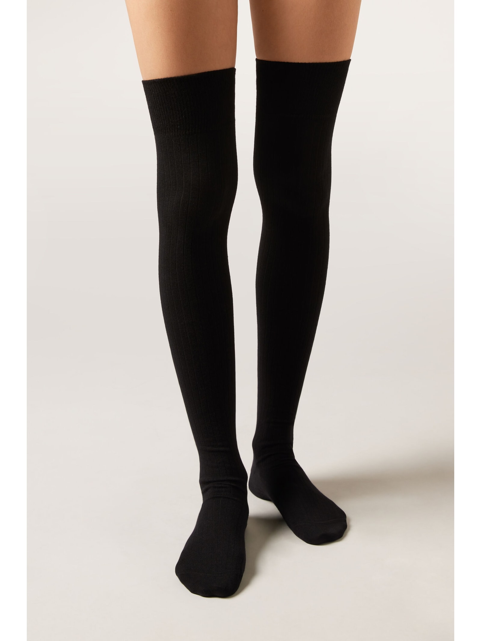 Meia Estilo Longuette Canelada Em Algodão Preto Calzedonia
