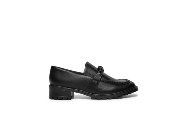 Mocassim Feminino De Couro Com Solado Emborrachado - Preto