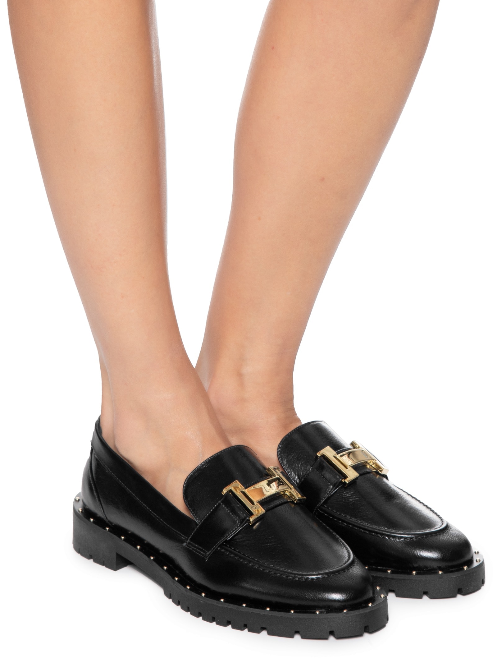 Mocassim Feminino Em Couro Com Tachas Metálicas Preto Market 33