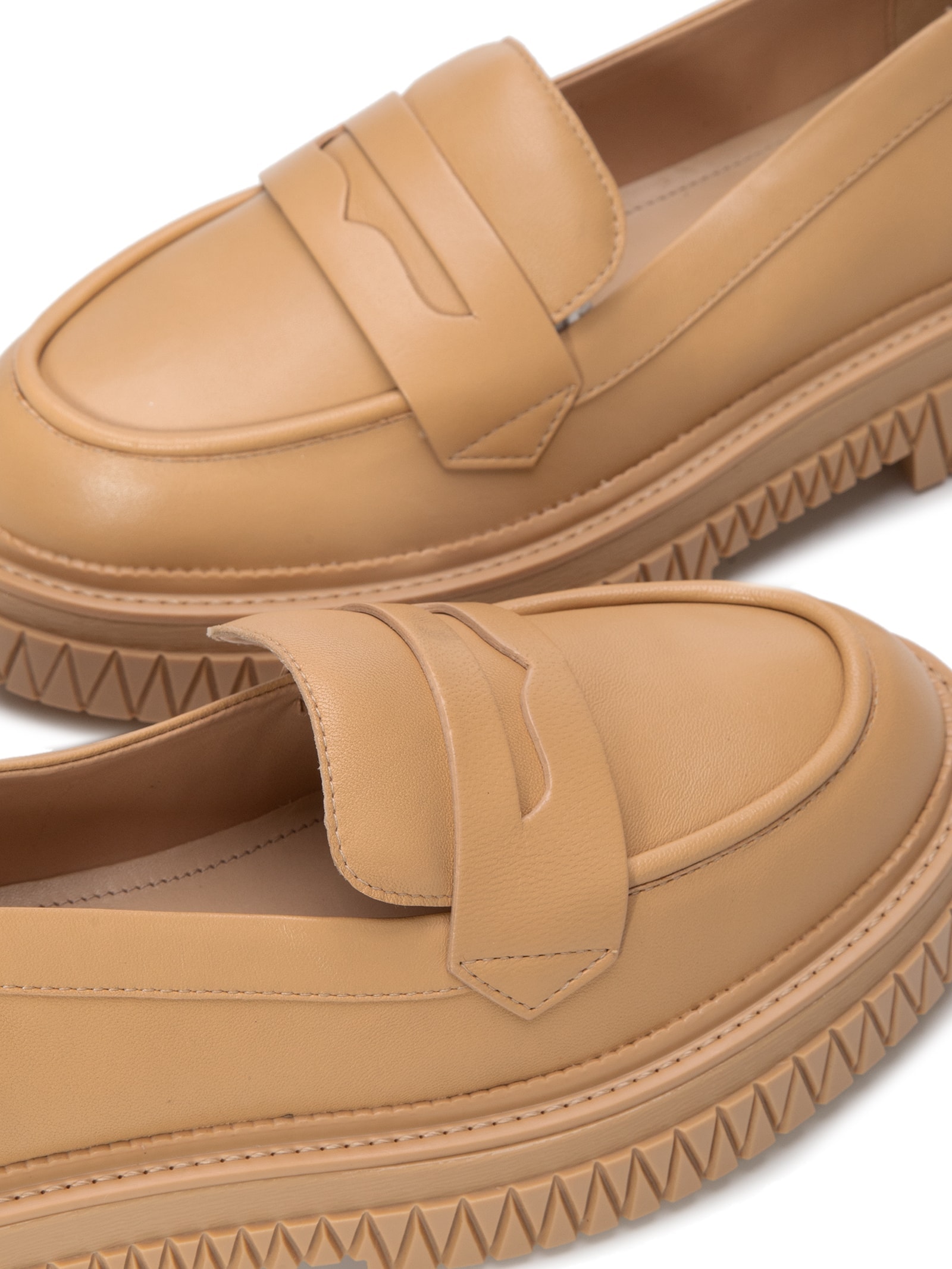 Schutz - Mocassim Tratorado Viola Couro - Bege