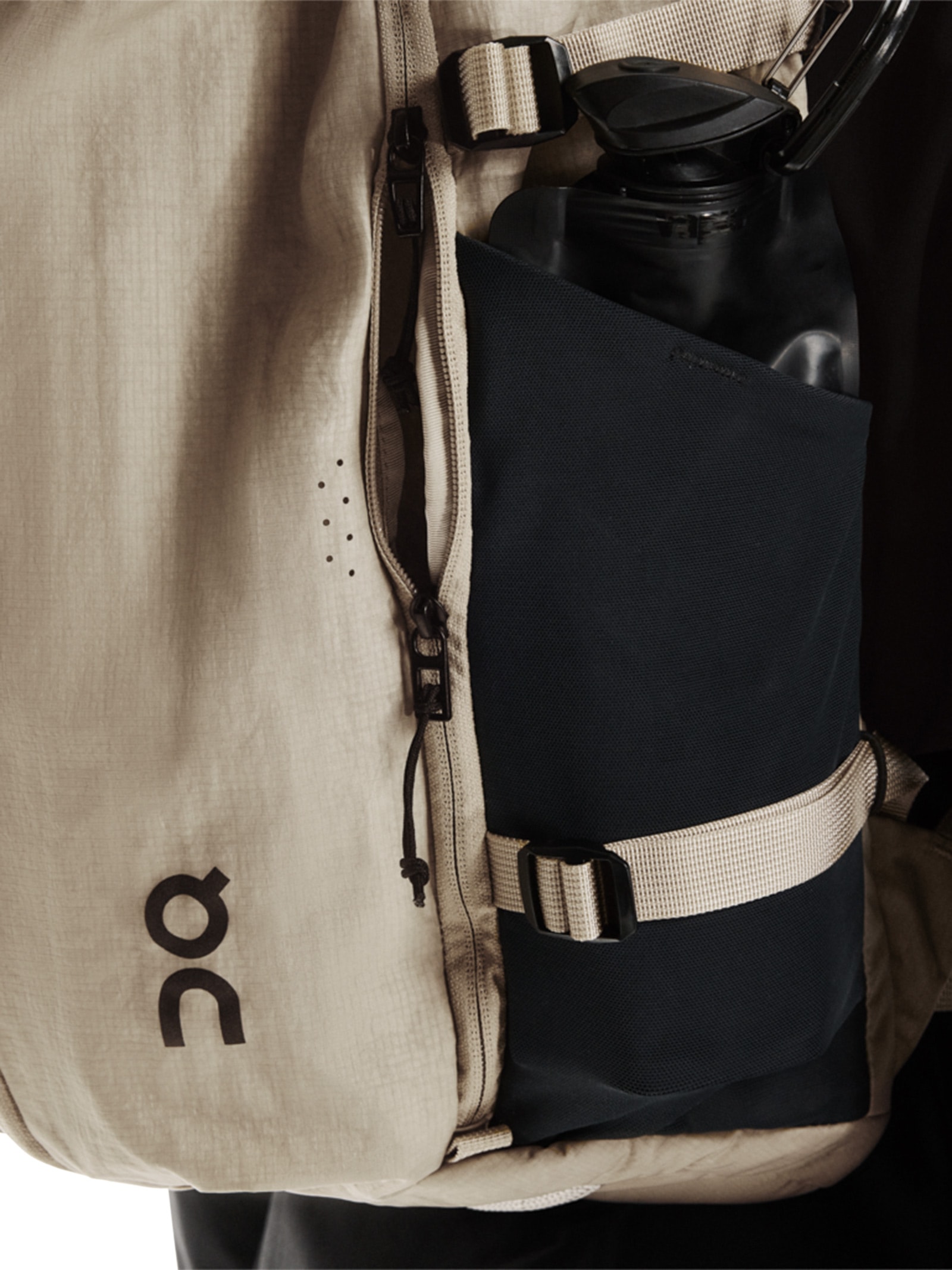 Mochila Unissex Speed Pack 30L Bege On Running