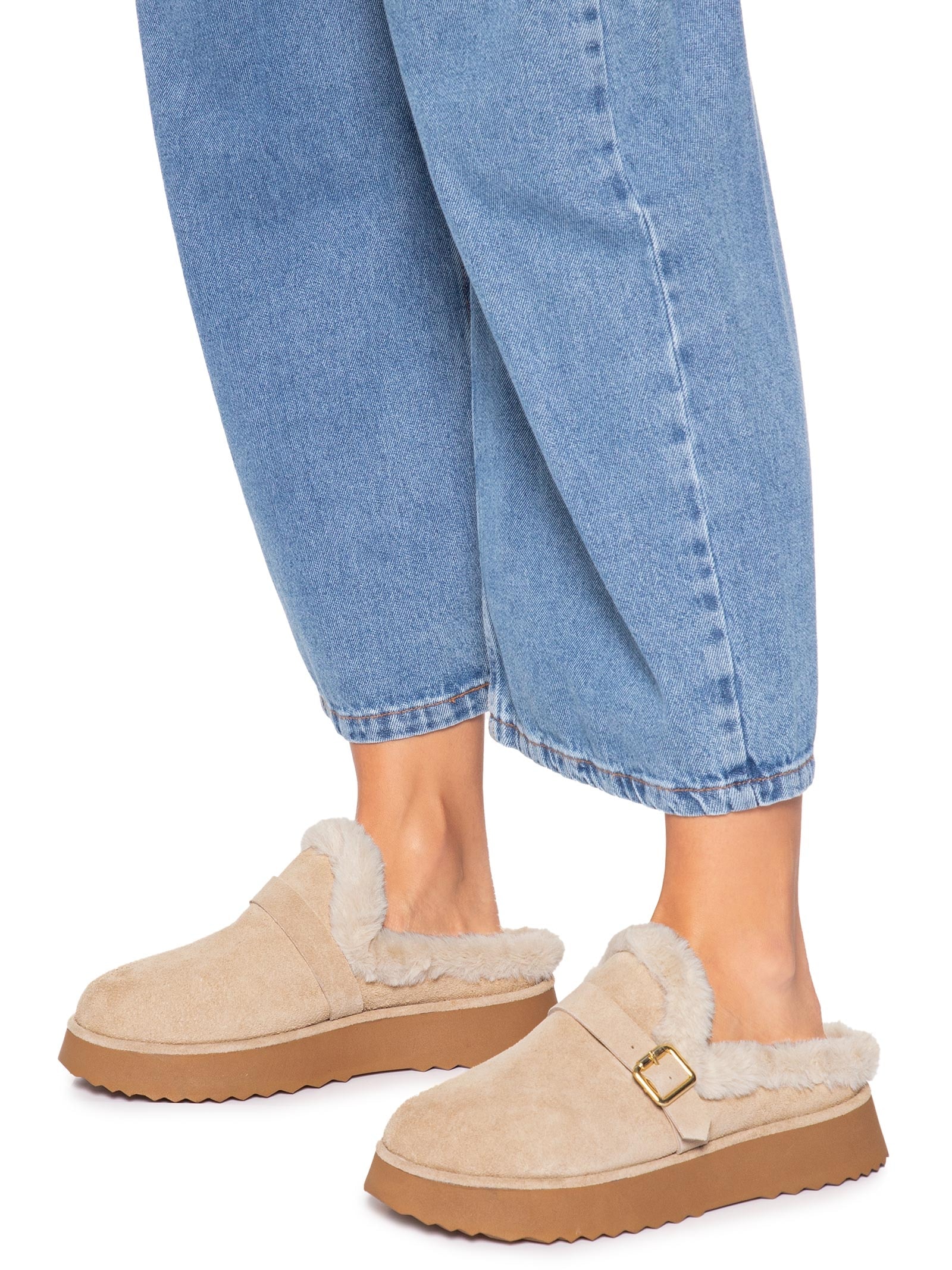 Mule Feminino Clog Com Forro Peluciado Bege Basiq