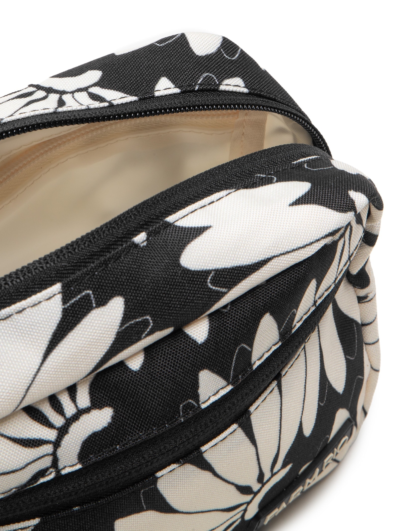 Nécessaire Amô Copabanana Preto Farm Etc