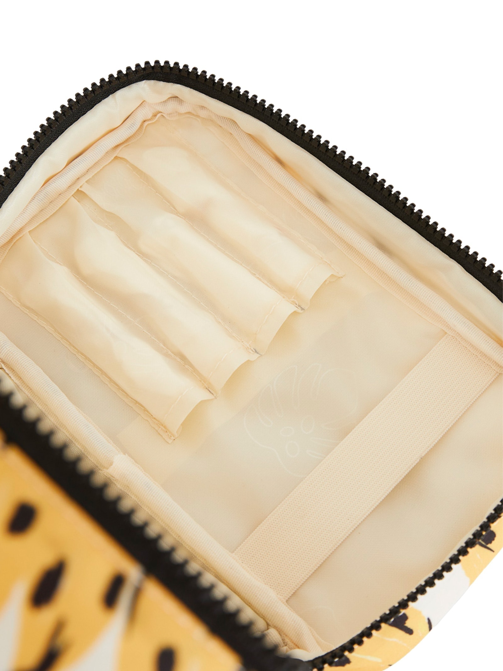 Necessaire Feminina Me Leva Bossa Banana Branco Farm Etc